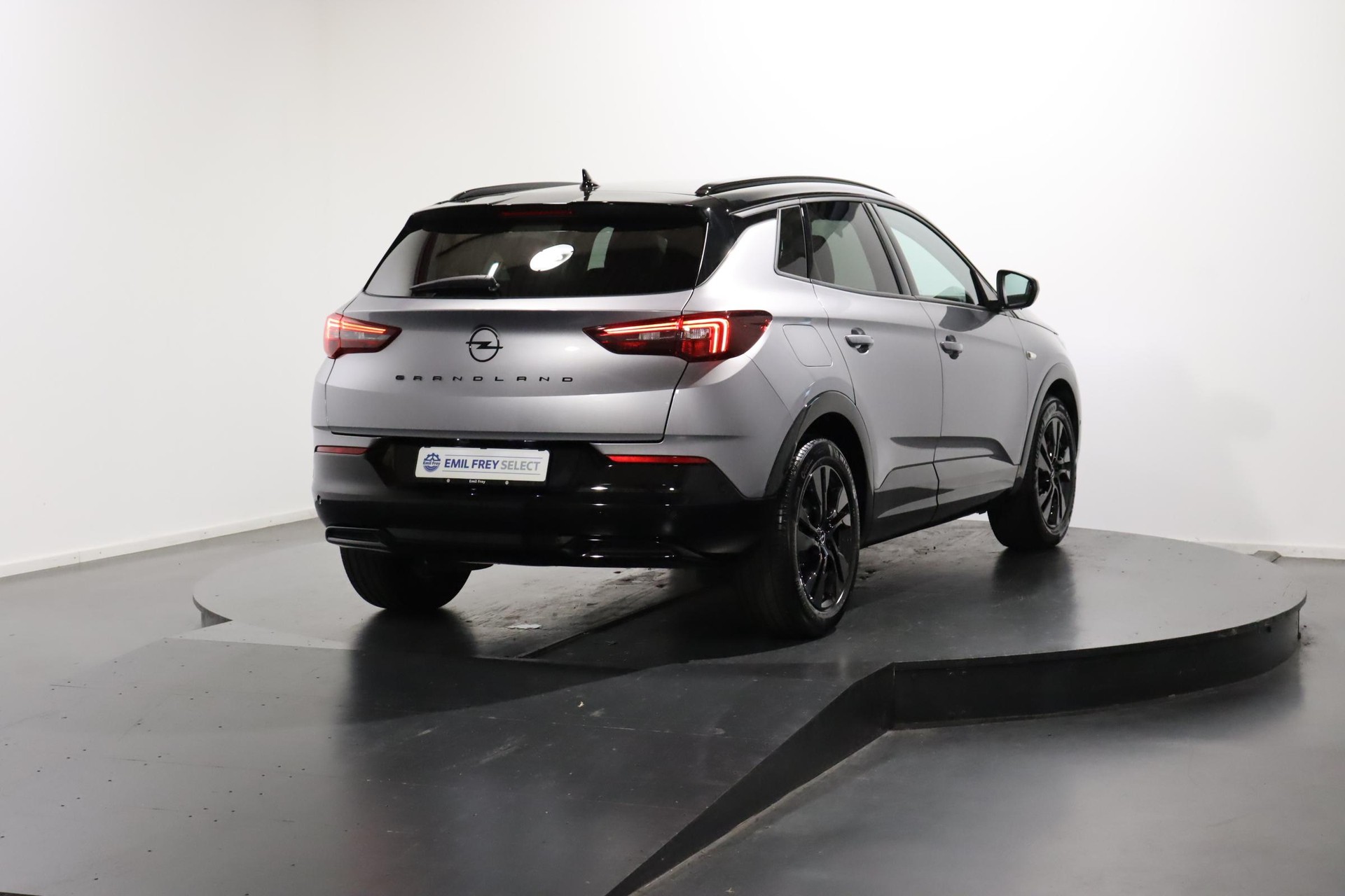 OPEL Grandland 1.2 T GS Line-image-3