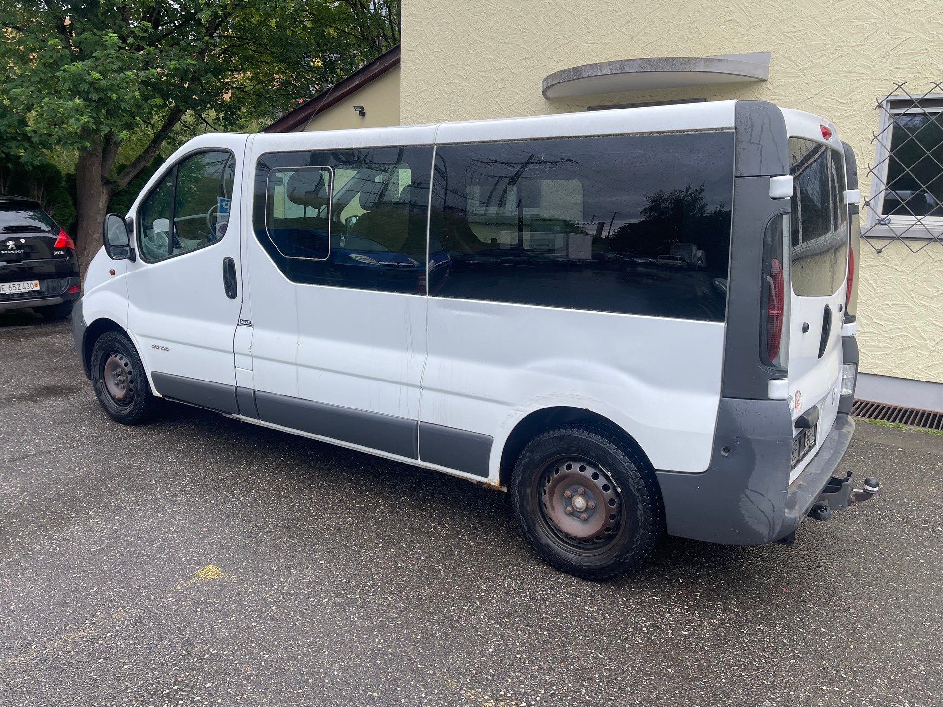 RENAULT Trafic 1.9 dCi 100 2.9t-image-4