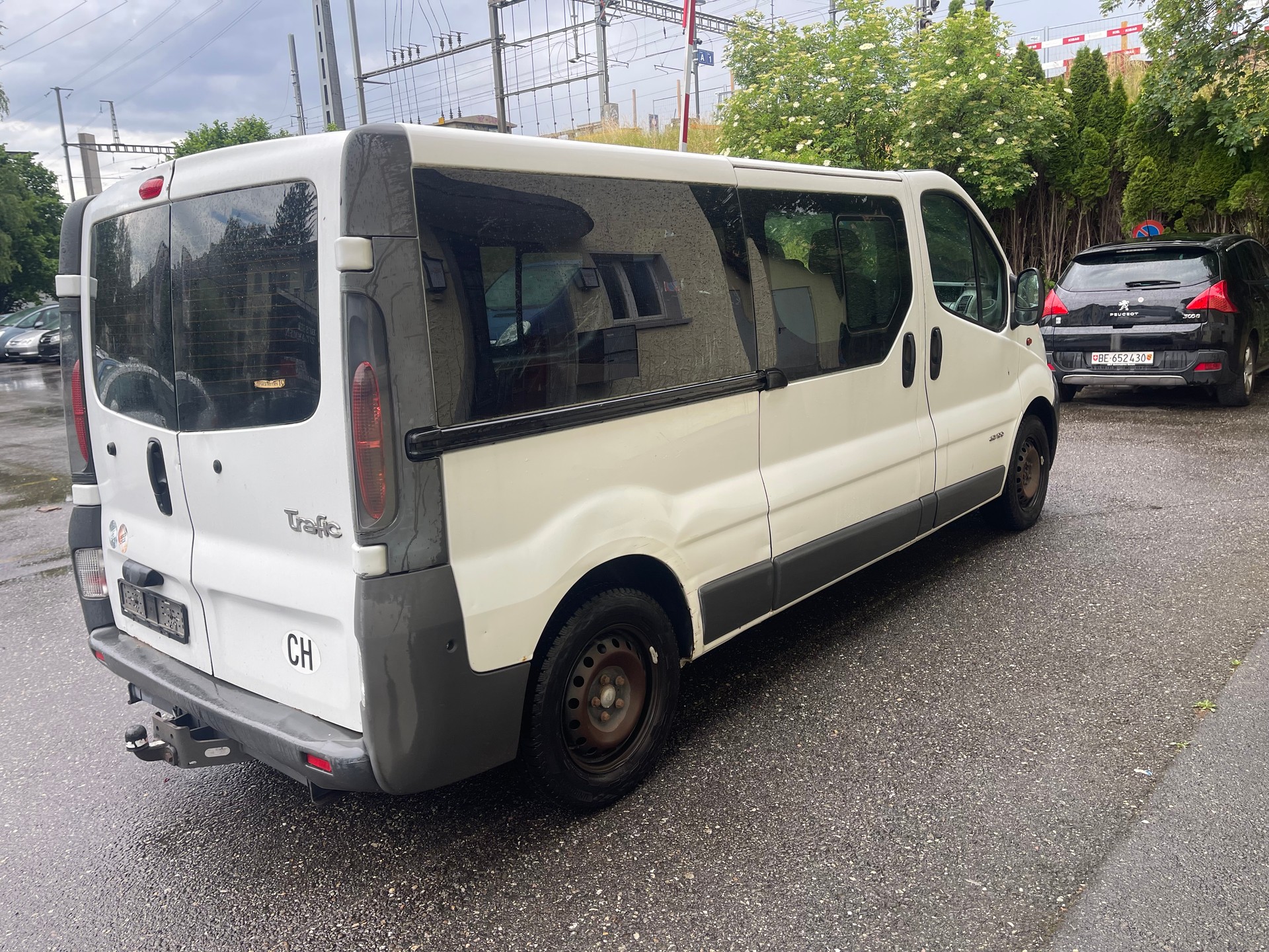 RENAULT Trafic 1.9 dCi 100 2.9t-image-2