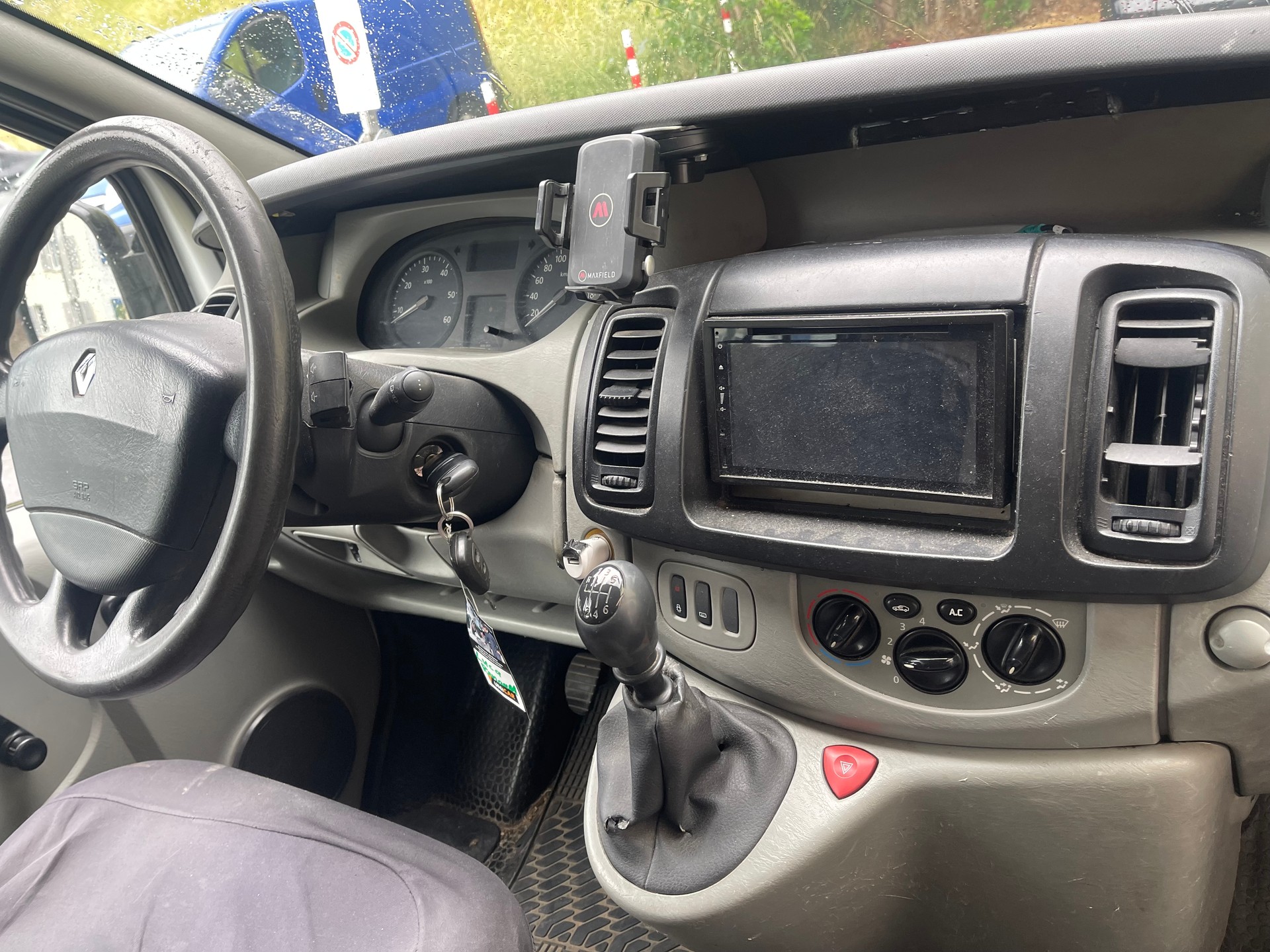 RENAULT Trafic 1.9 dCi 100 2.9t-image-6
