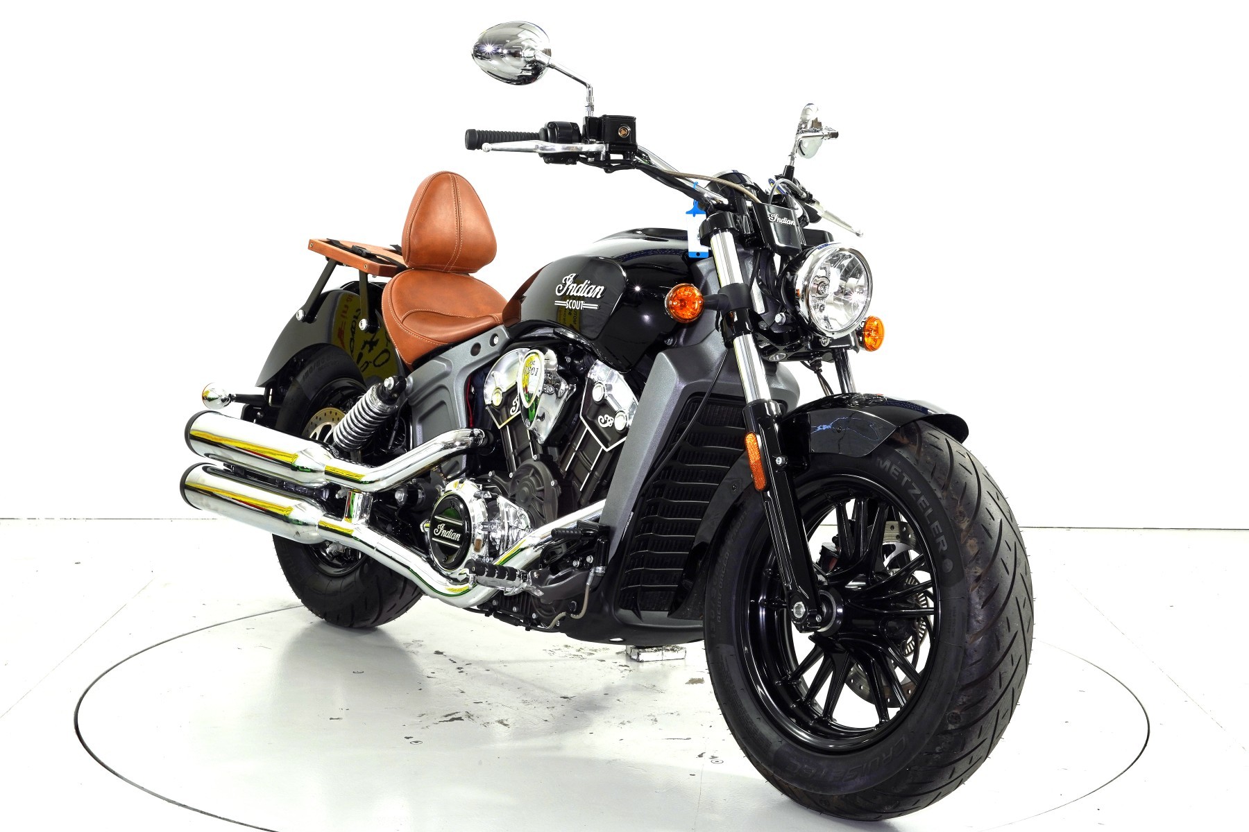 INDIAN Scout ABS-showroom-element-1