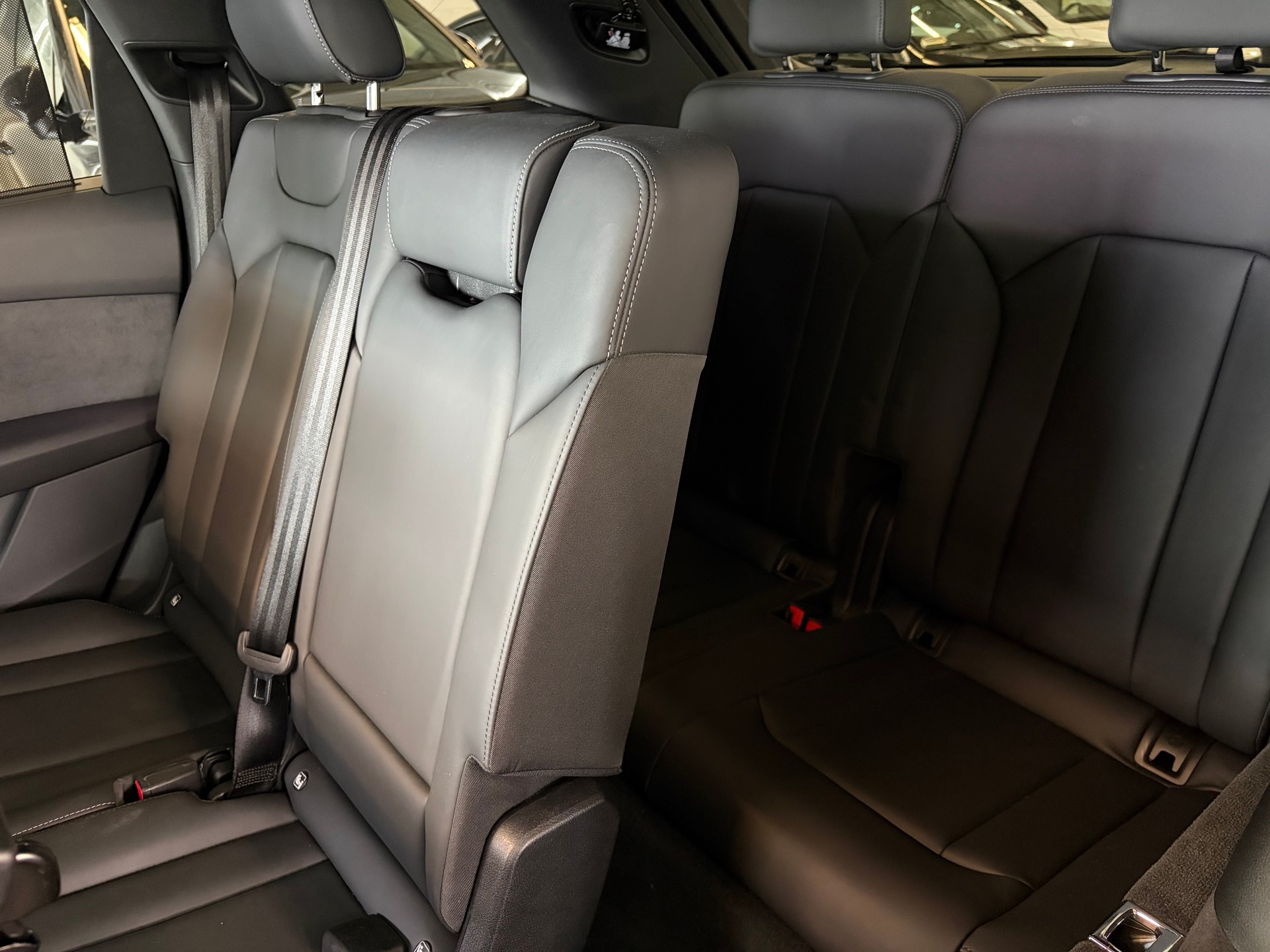 AUDI Q7 50 TDI quattro S Line | CH | Garantie & Free Service | AHK | HeadUp | Pano | 22" | NP: 135K |-image-24