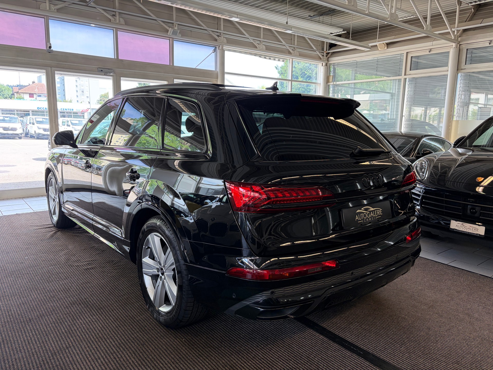 AUDI Q7 50 TDI quattro S Line | CH | Garantie & Free Service | AHK | HeadUp | Pano | 22" | NP: 135K |-image-10