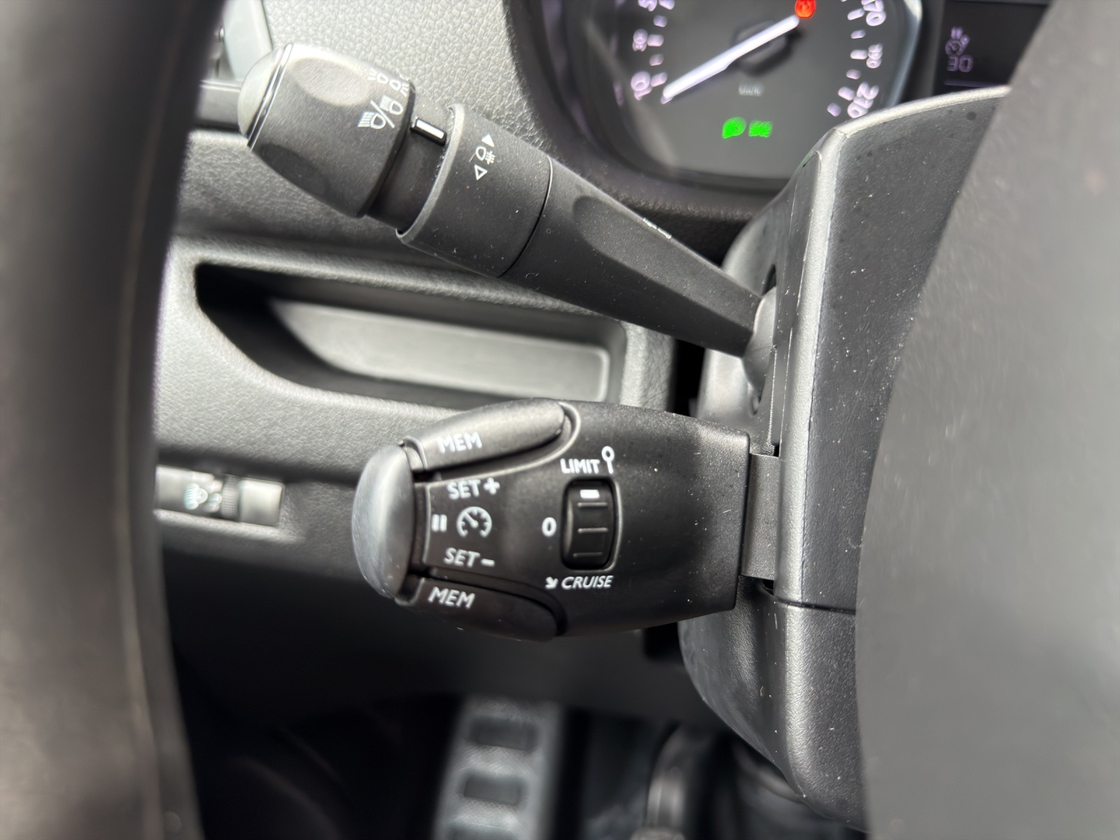 PEUGEOT Expert 1.5 BlueHDi 100 S&S Standard-image-22