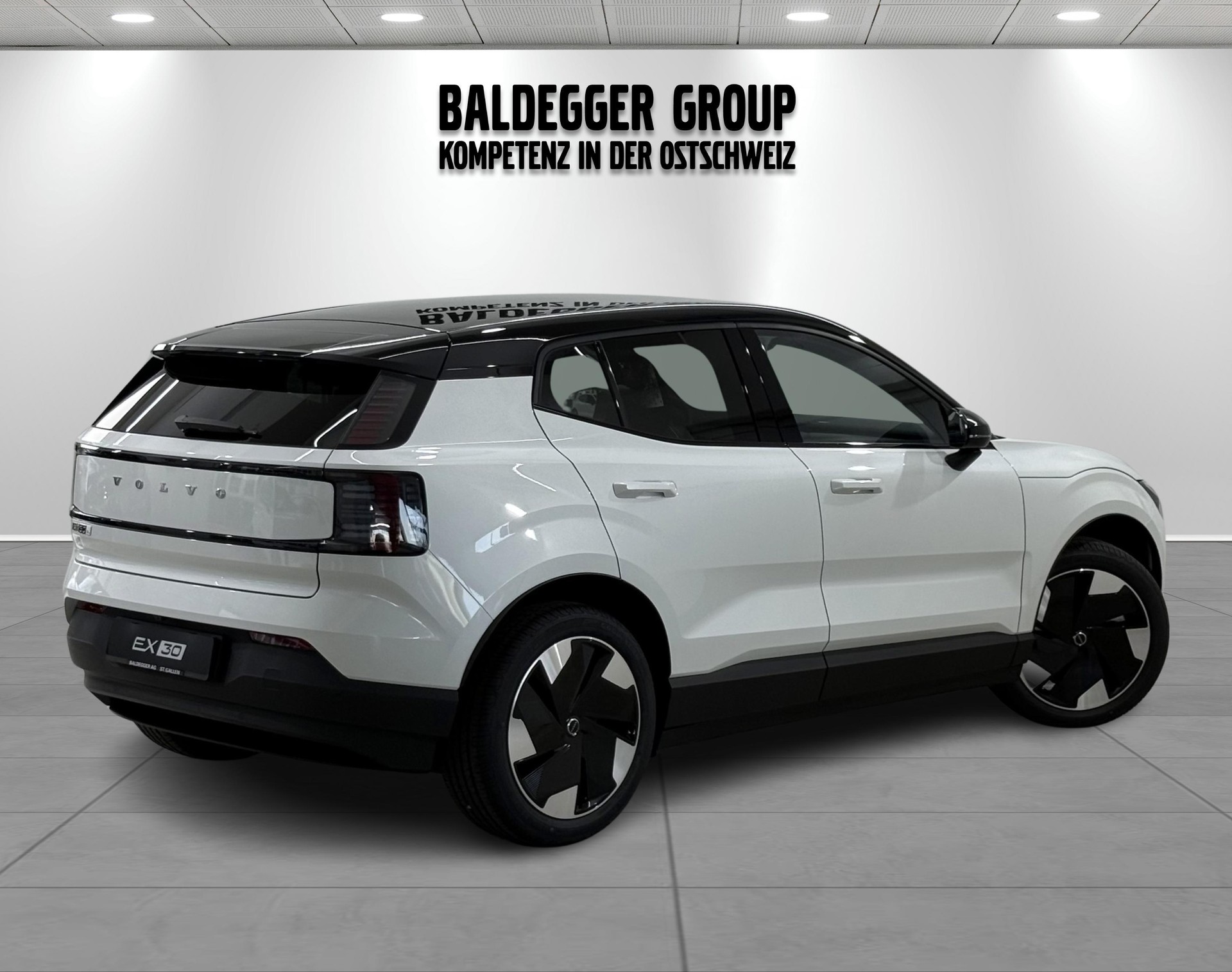 VOLVO EX 30 E60 Twin Plus Performance-image-1
