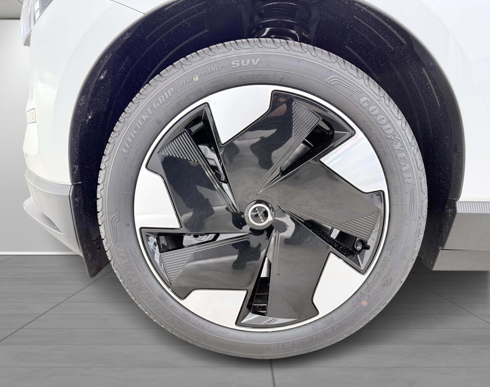 VOLVO EX 30 E60 Twin Plus Performance-image-7