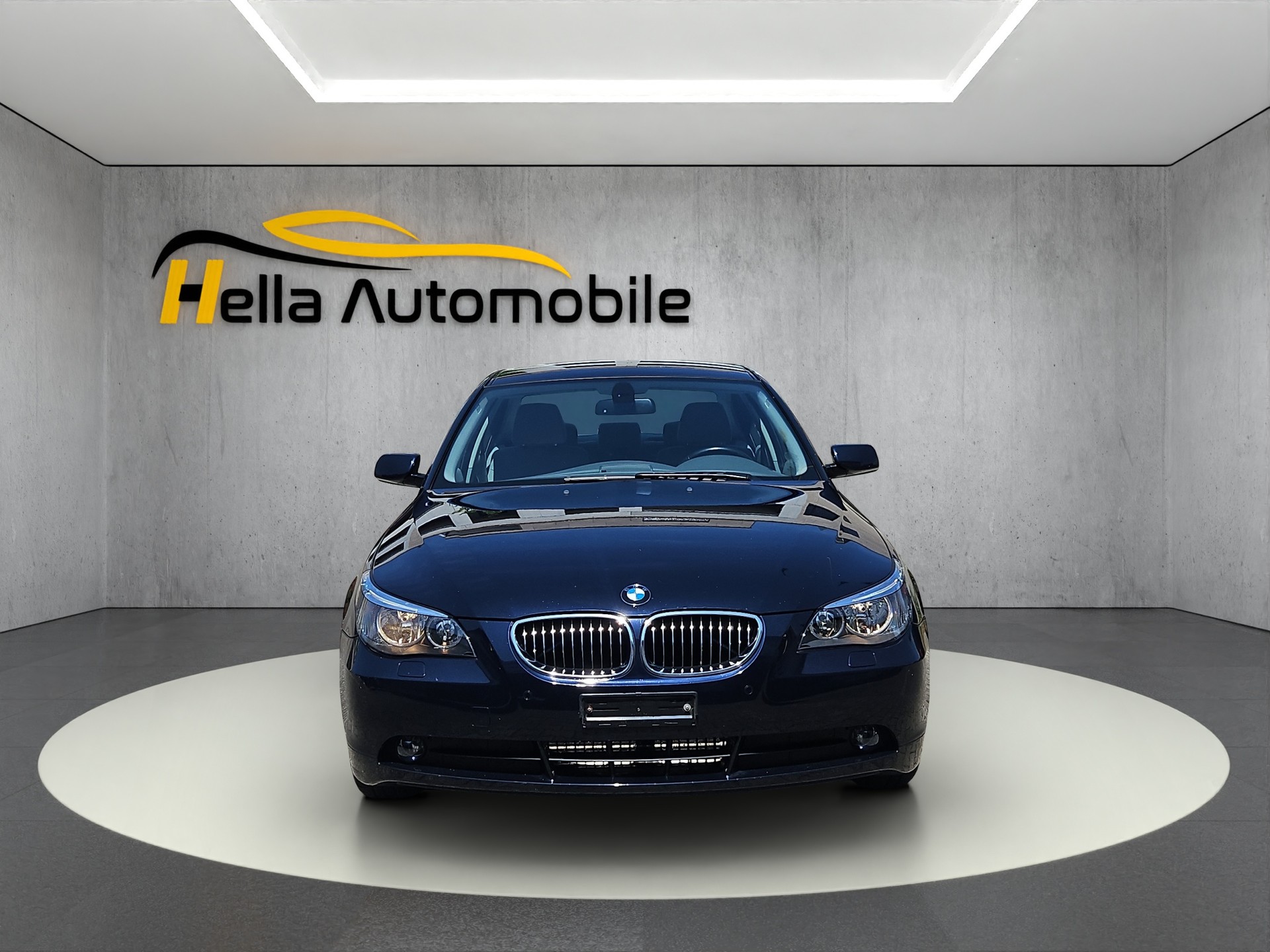 BMW 523i-image-1