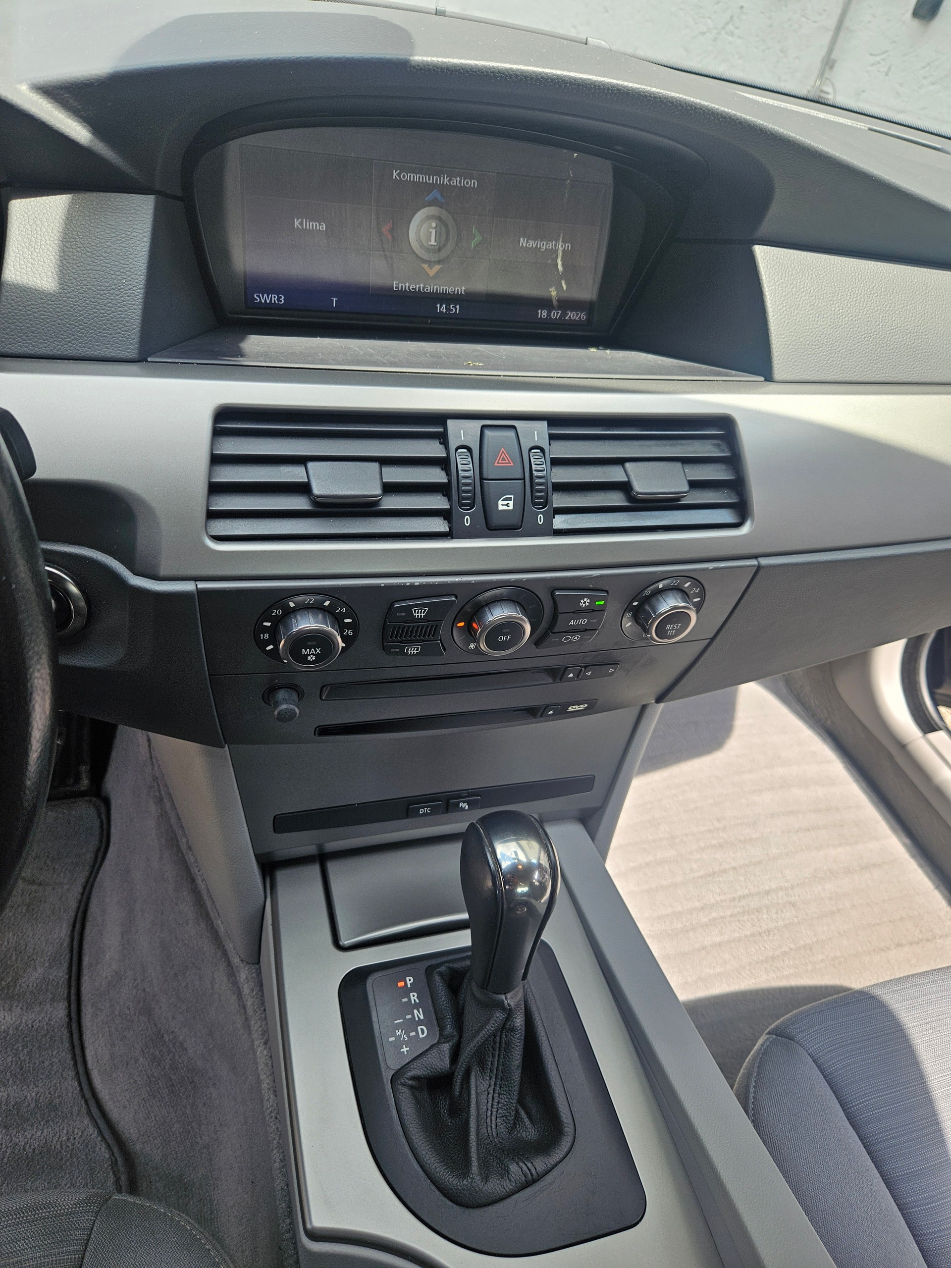 BMW 523i-image-15