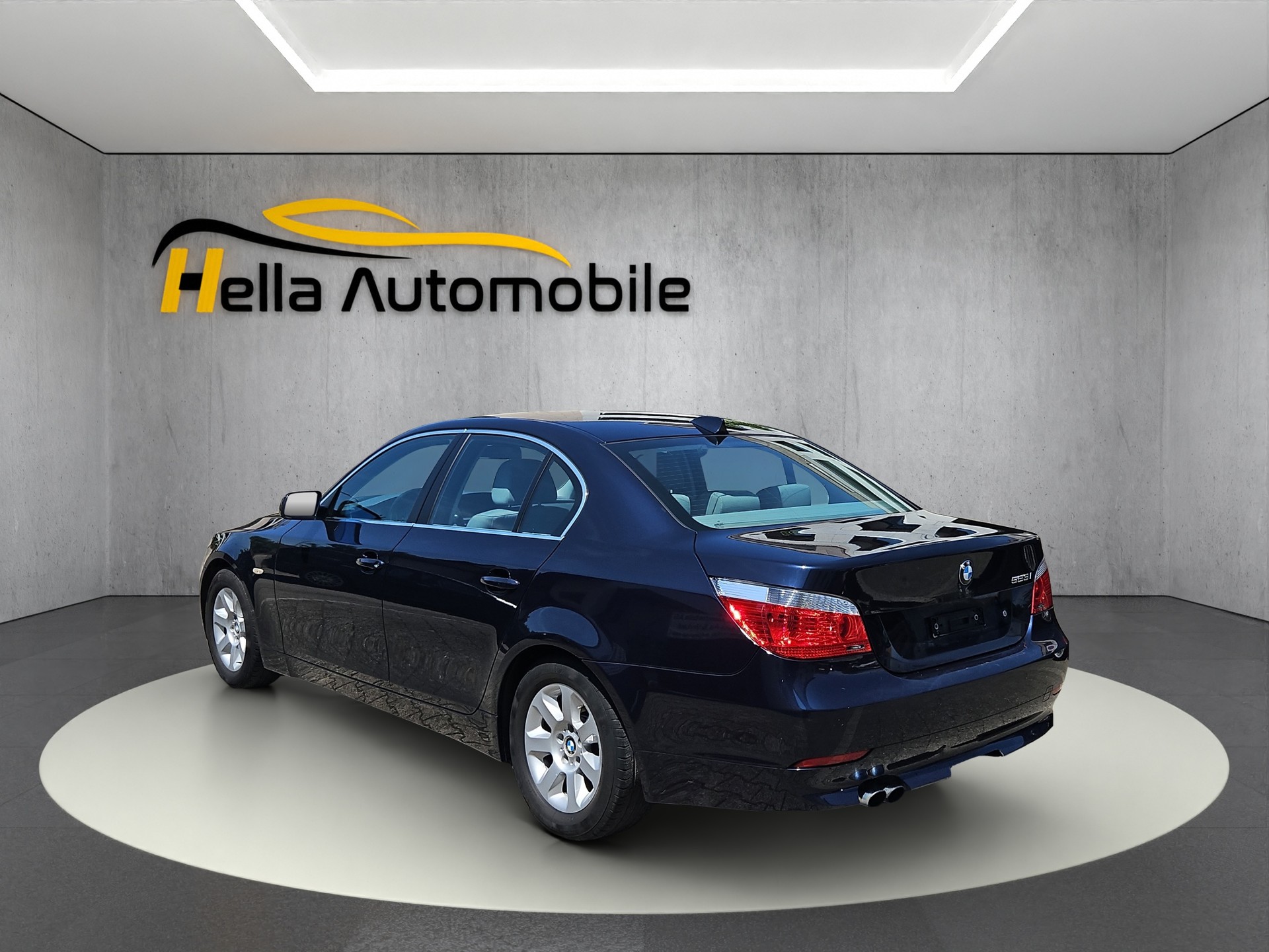 BMW 523i-image-5