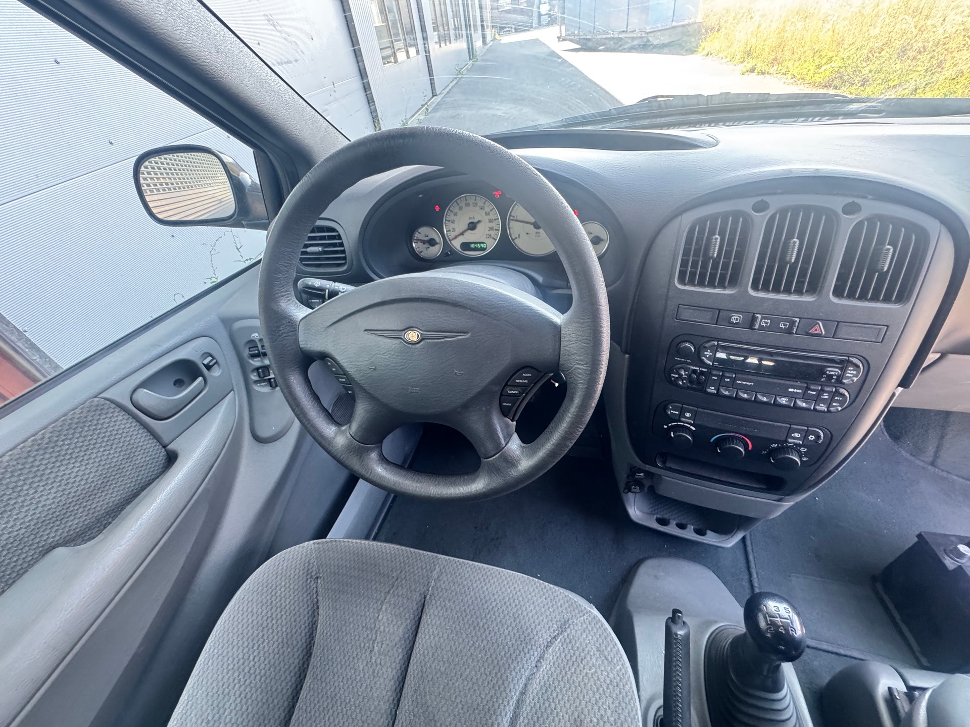 CHRYSLER Grand Voyager 2.5 CRD SE-image-8