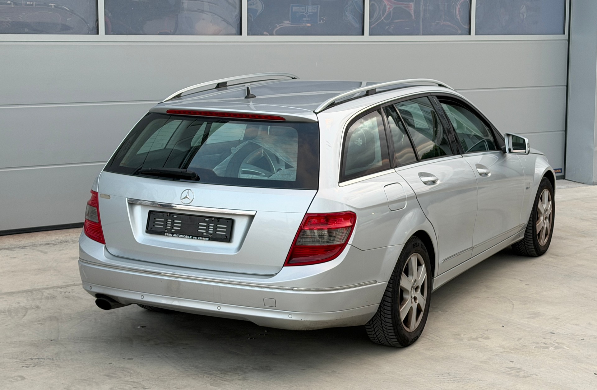 MERCEDES-BENZ C 200 CGI BlueEfficiency Elégance Automatic-image-1