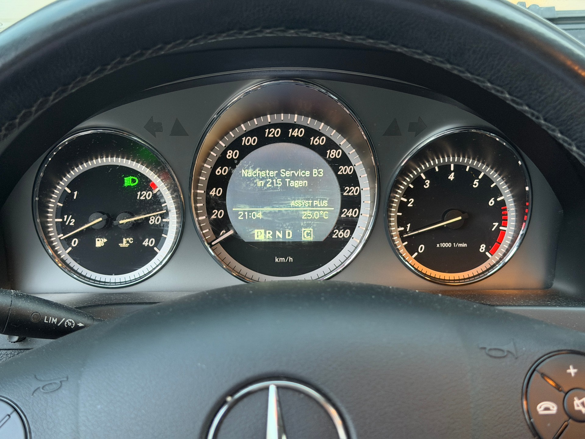 MERCEDES-BENZ C 200 CGI BlueEfficiency Elégance Automatic-image-10