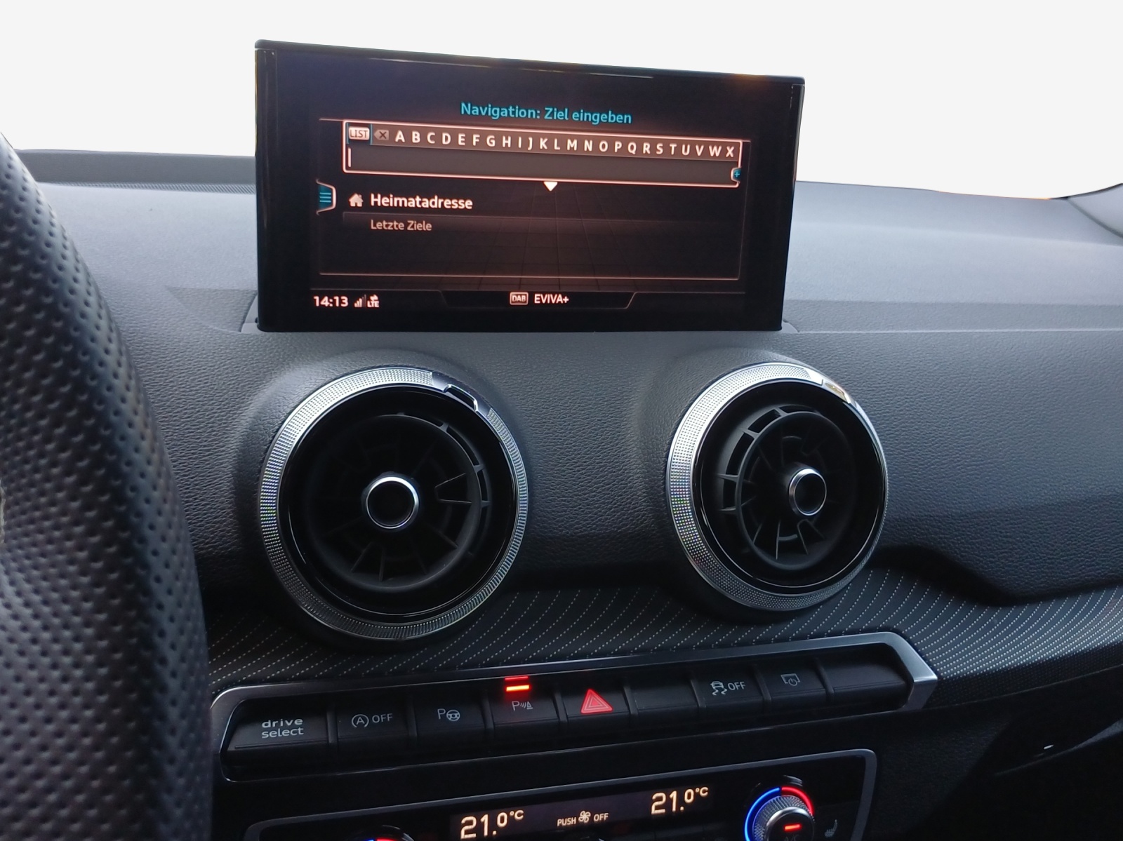 AUDI Q2 35 TFSI S line S-tronic-image-10