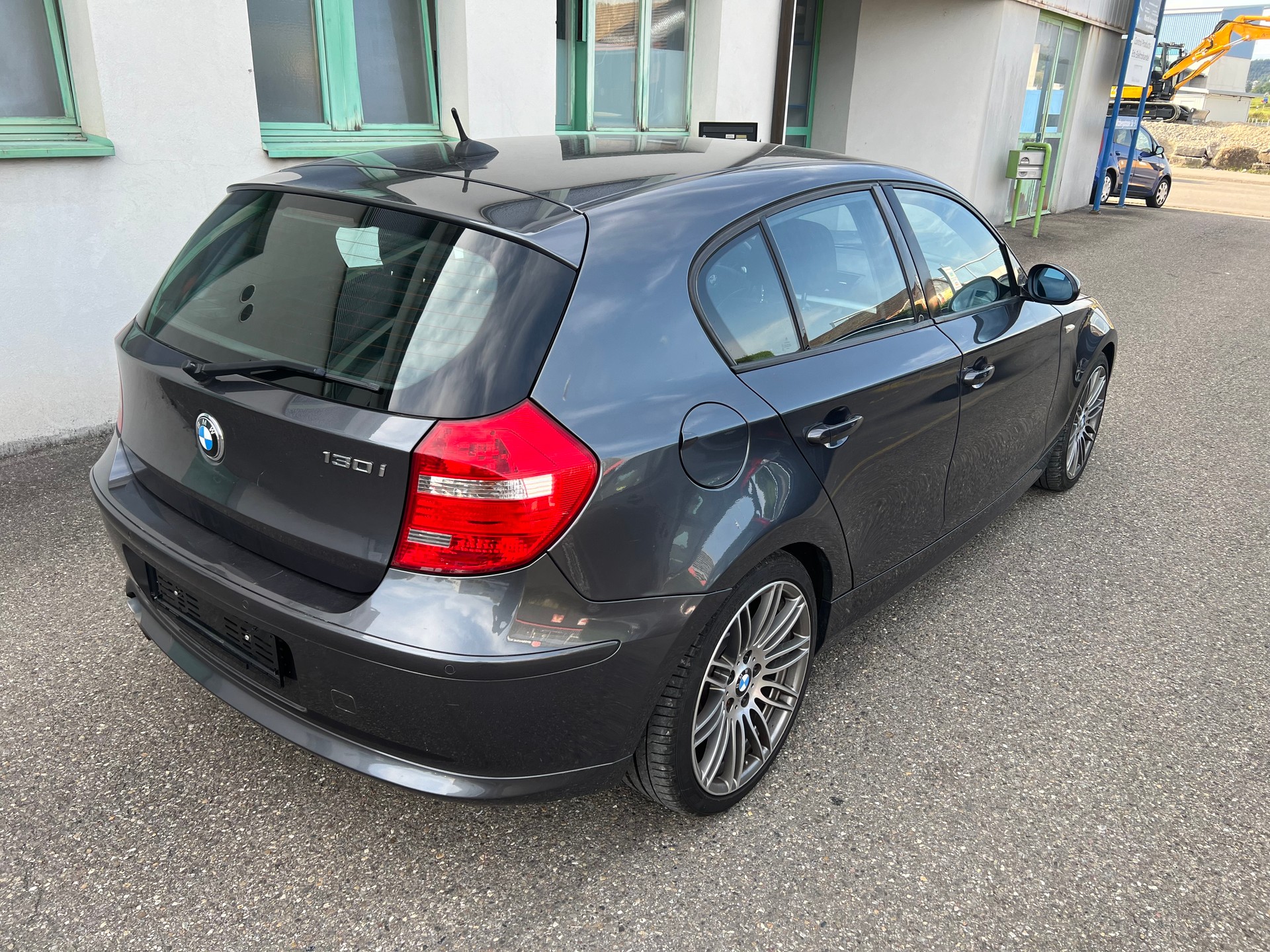BMW 130i Steptronic-image-3