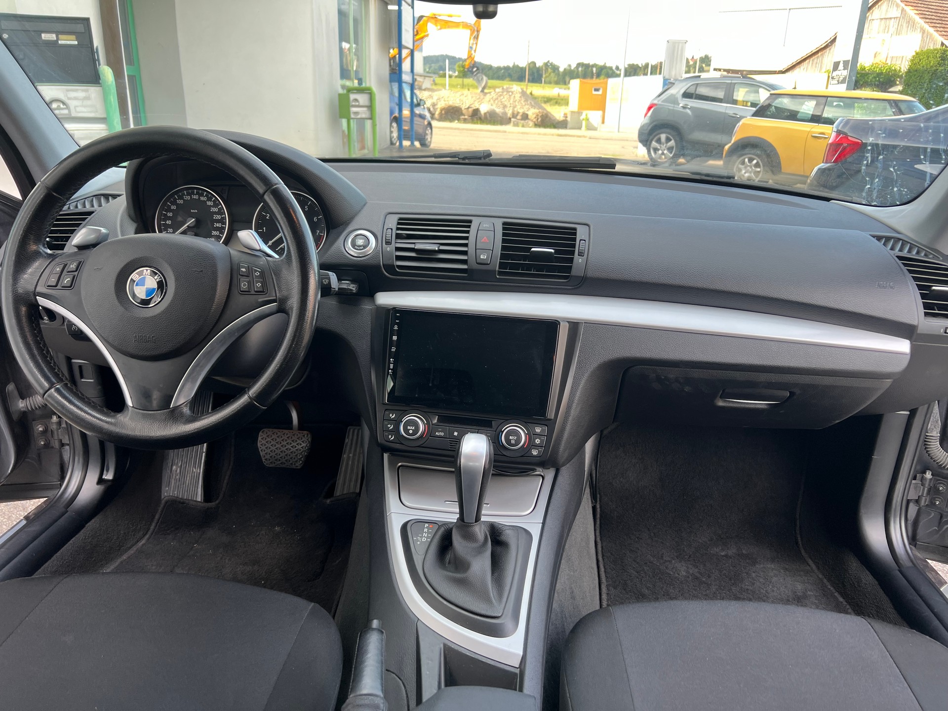 BMW 130i Steptronic-image-6