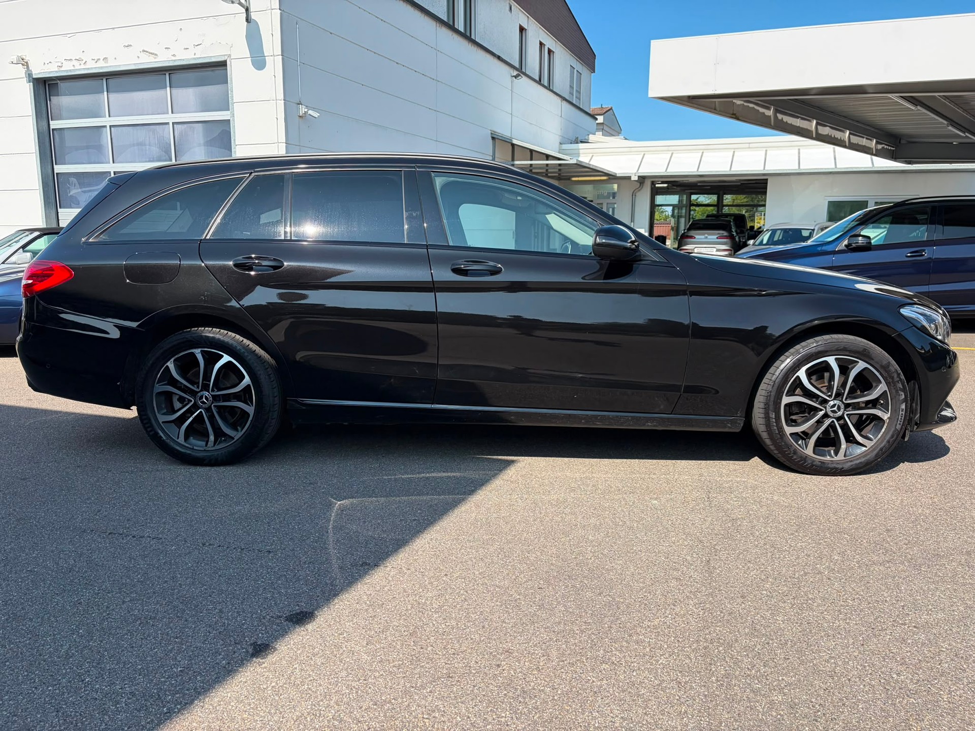 MERCEDES-BENZ C 220 d Swiss Star Avantgarde 4Matic 9G-Tronic-image-4