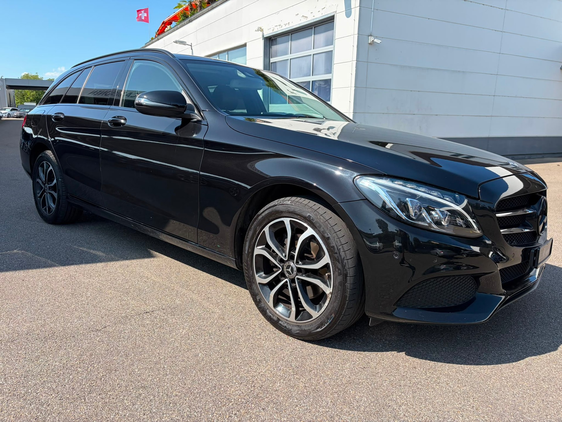 MERCEDES-BENZ C 220 d Swiss Star Avantgarde 4Matic 9G-Tronic-image-2