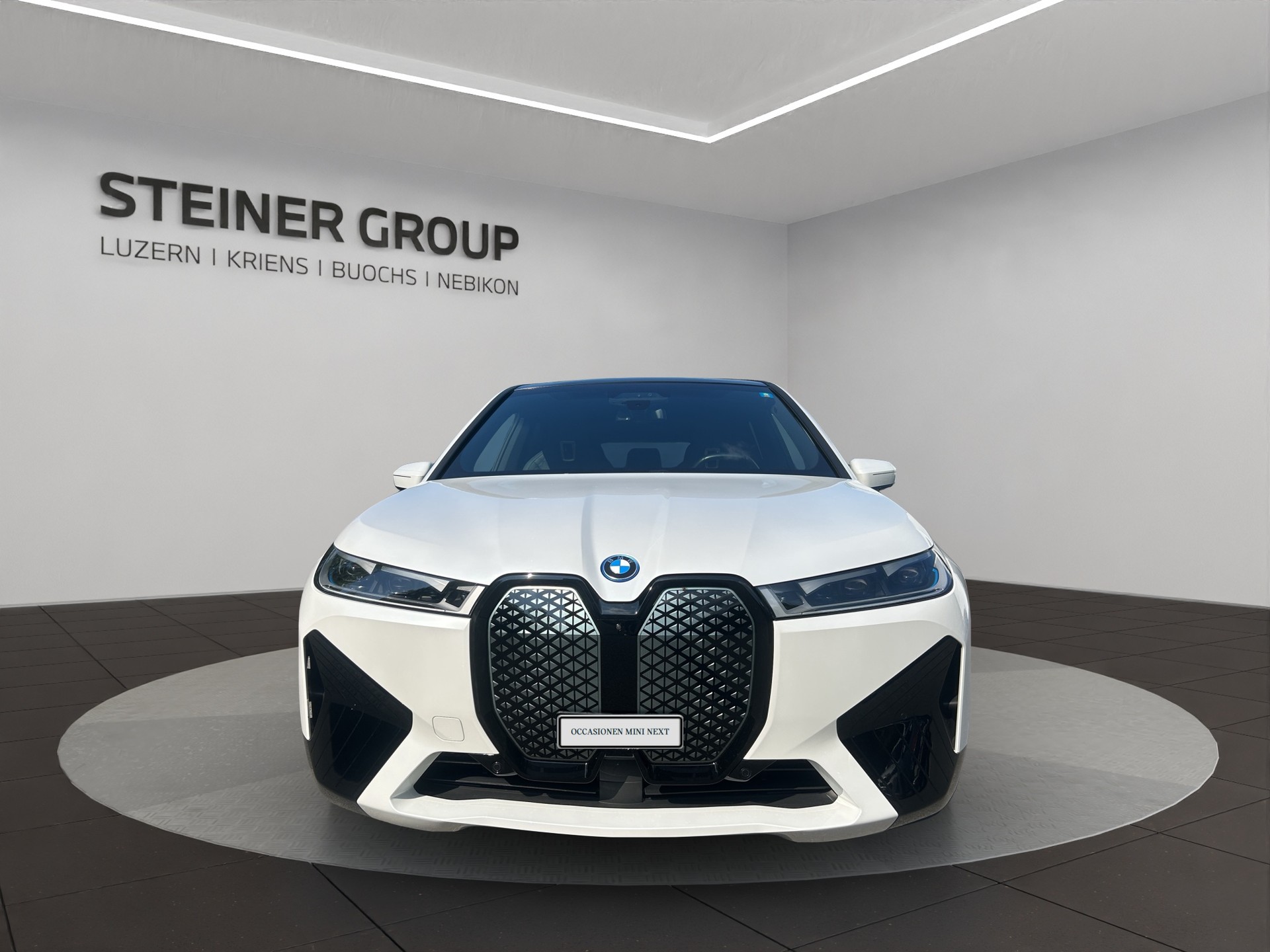 BMW iX xDrive40-showroom-element-1