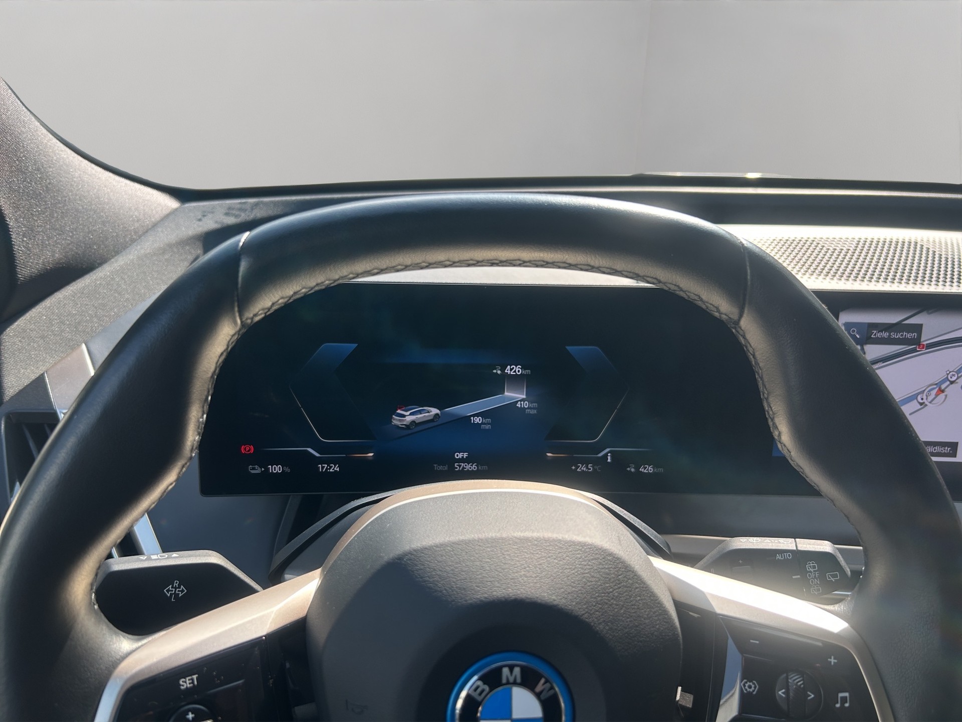 BMW iX xDrive40-image-14