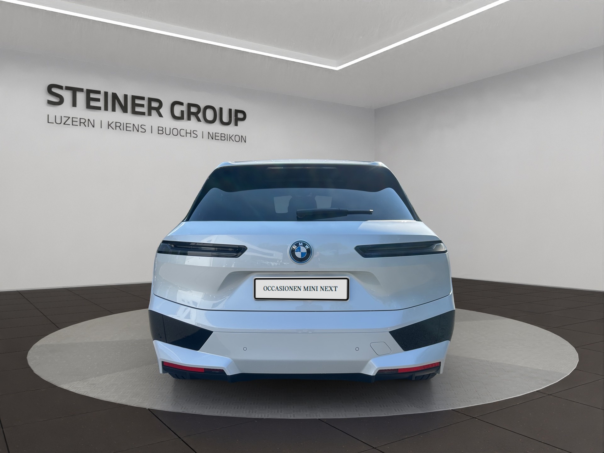 BMW iX xDrive40-image-5