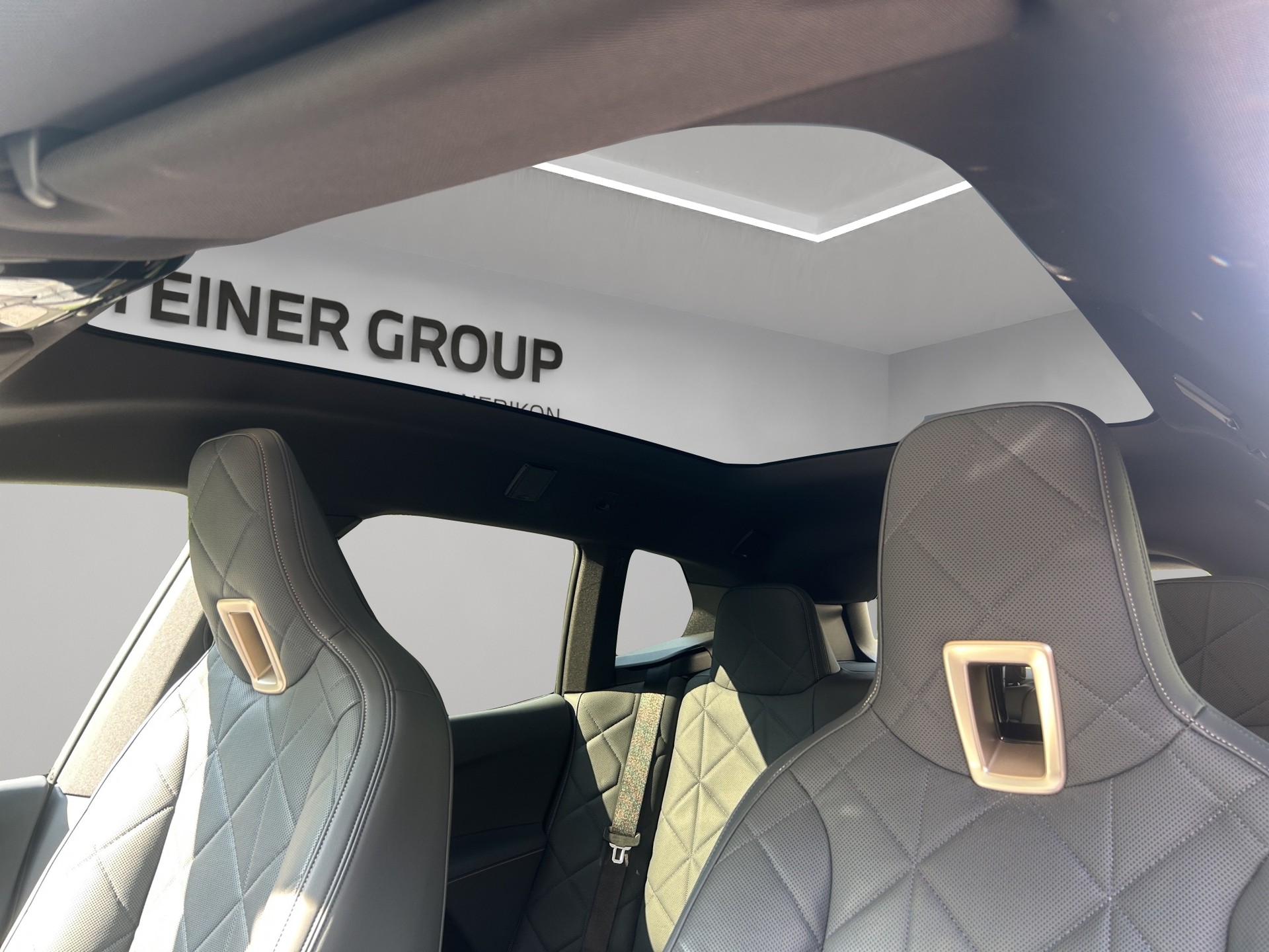 BMW iX xDrive40-image-12