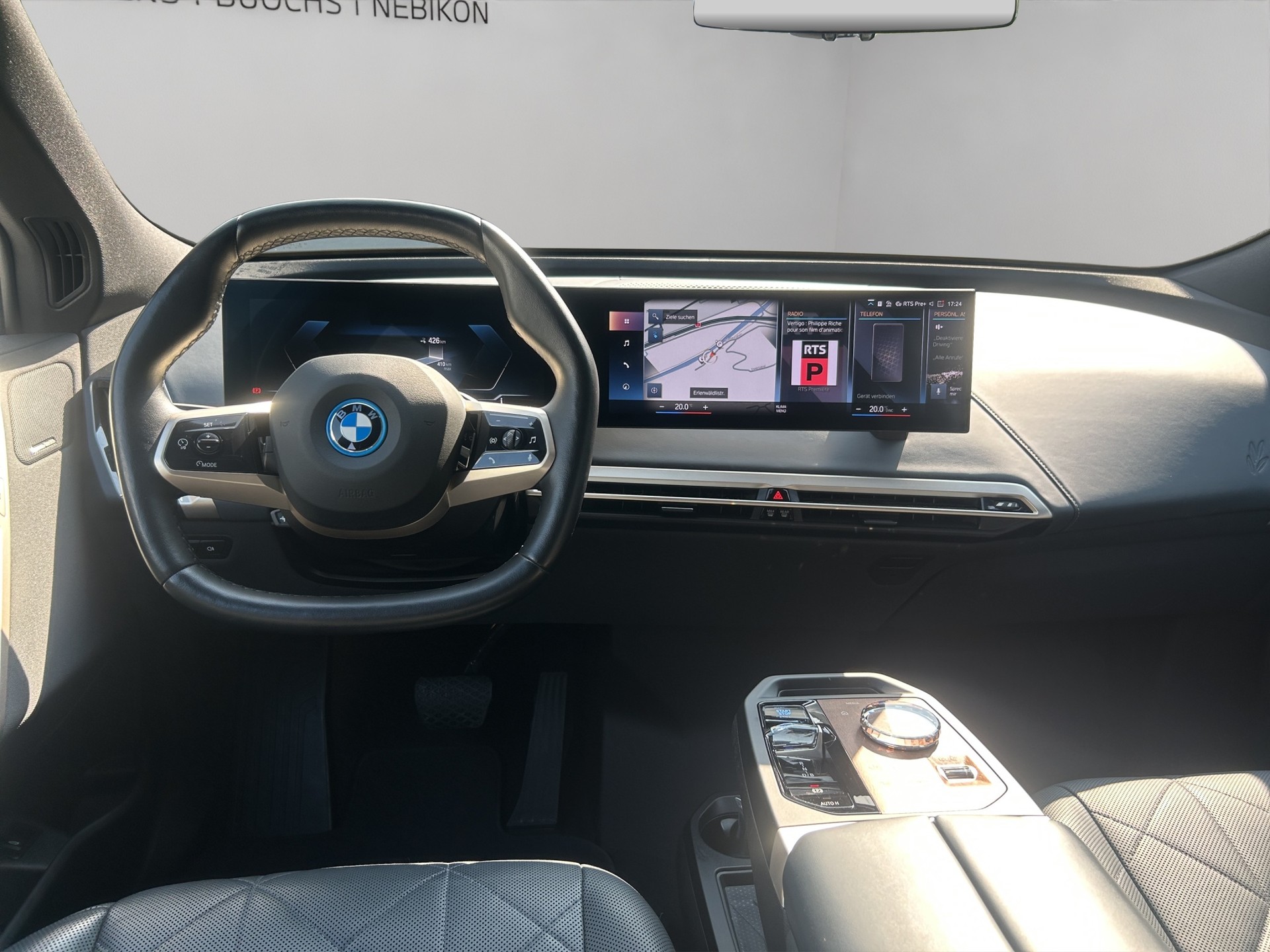 BMW iX xDrive40-image-15