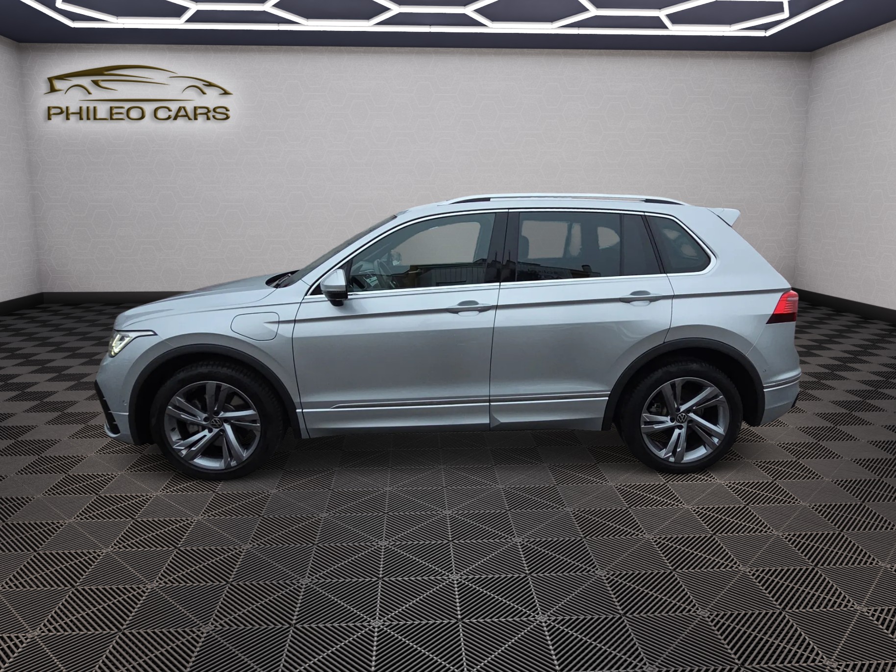 VW Tiguan 1.4TSI PHEV R-Line DSG-image-3