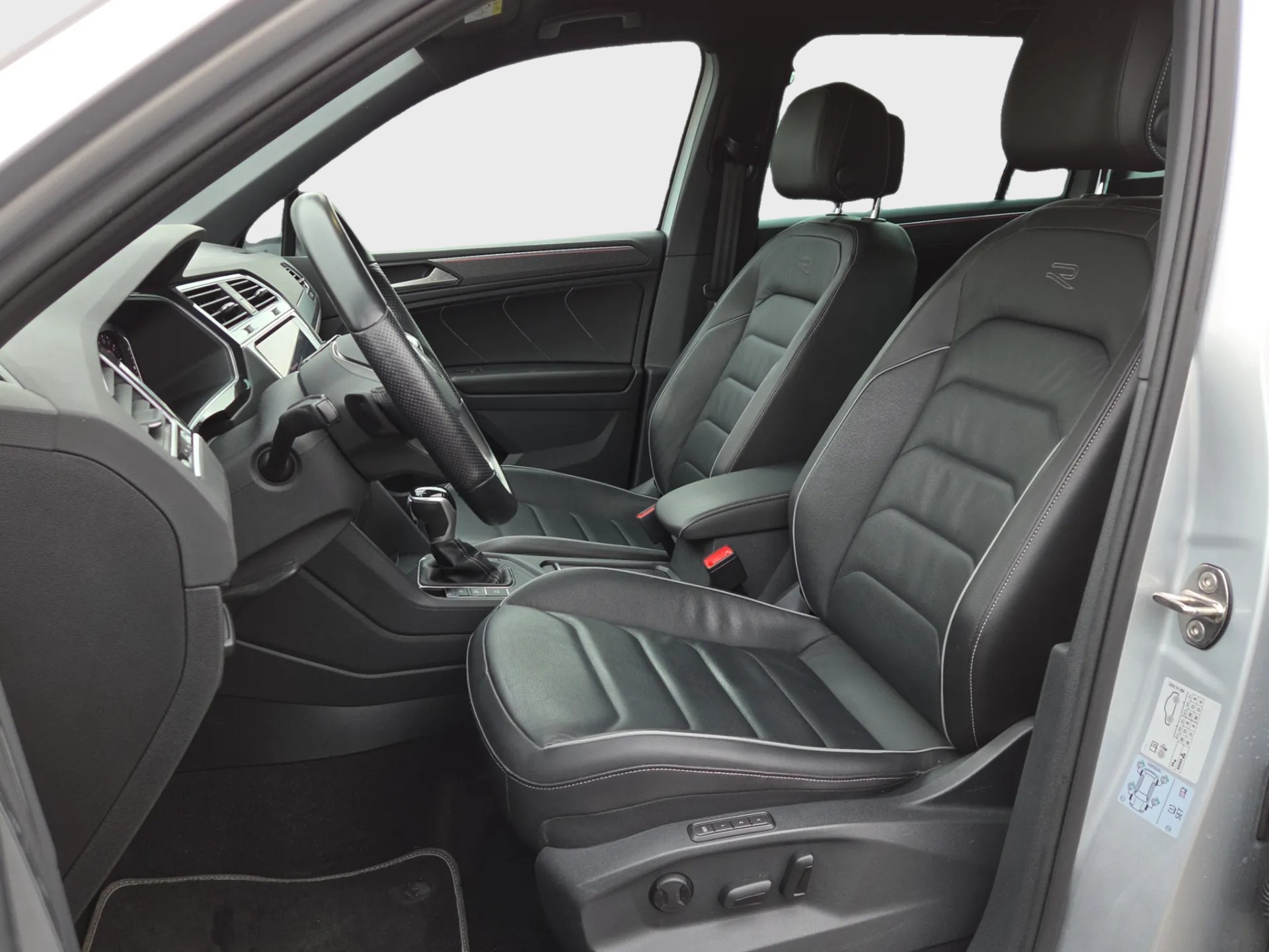 VW Tiguan 1.4TSI PHEV R-Line DSG-image-11