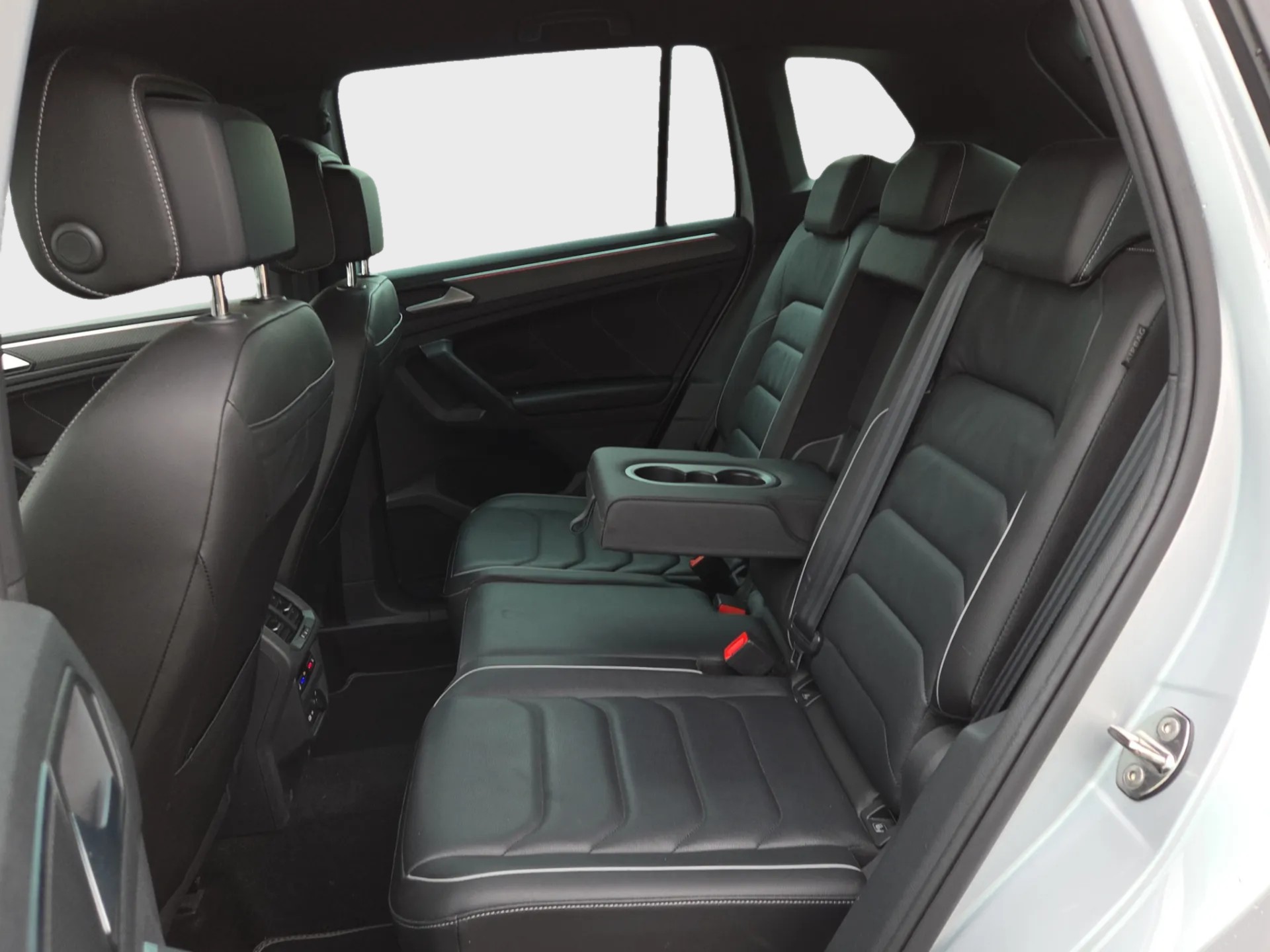 VW Tiguan 1.4TSI PHEV R-Line DSG-image-13