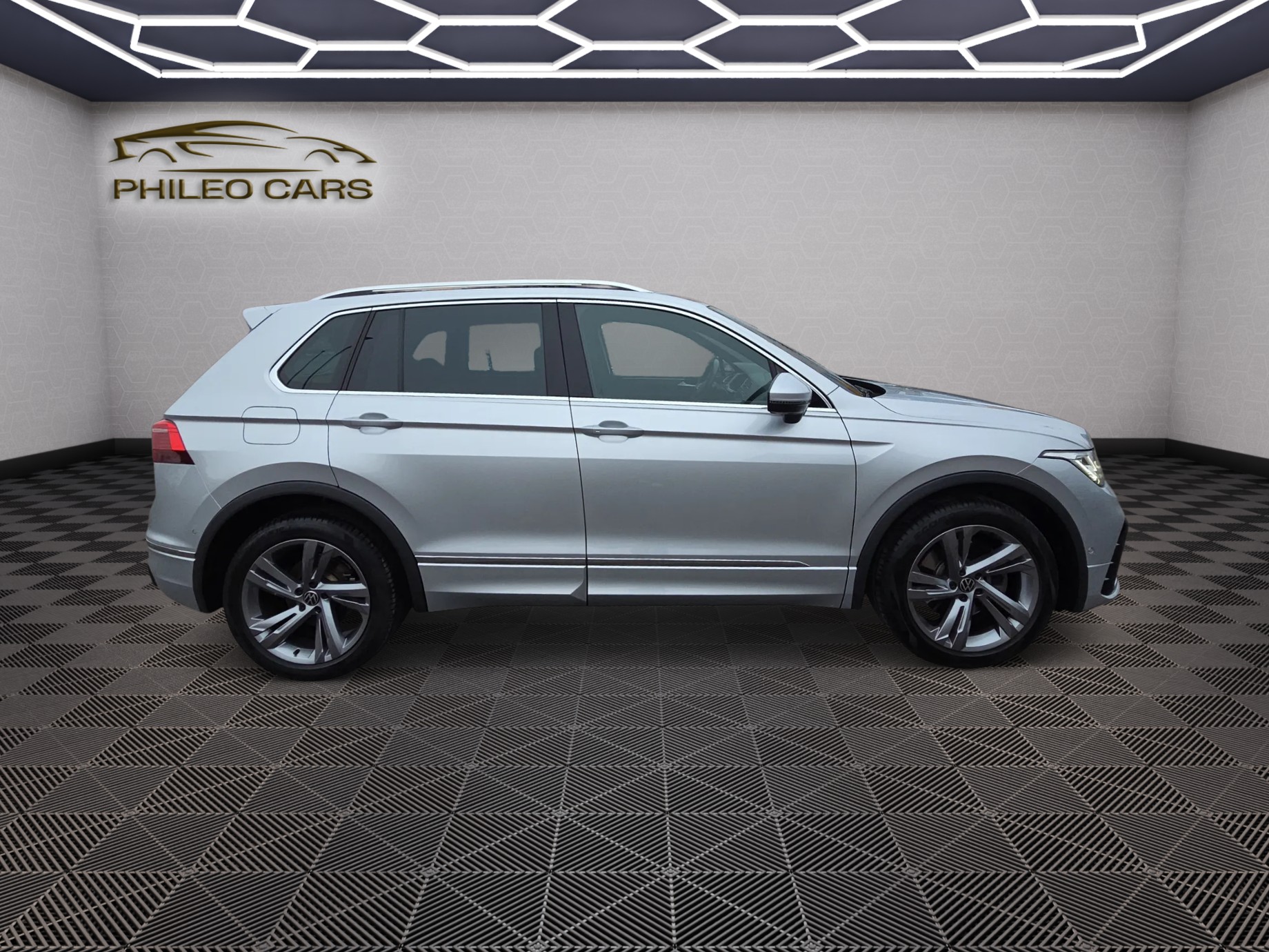 VW Tiguan 1.4TSI PHEV R-Line DSG-image-4