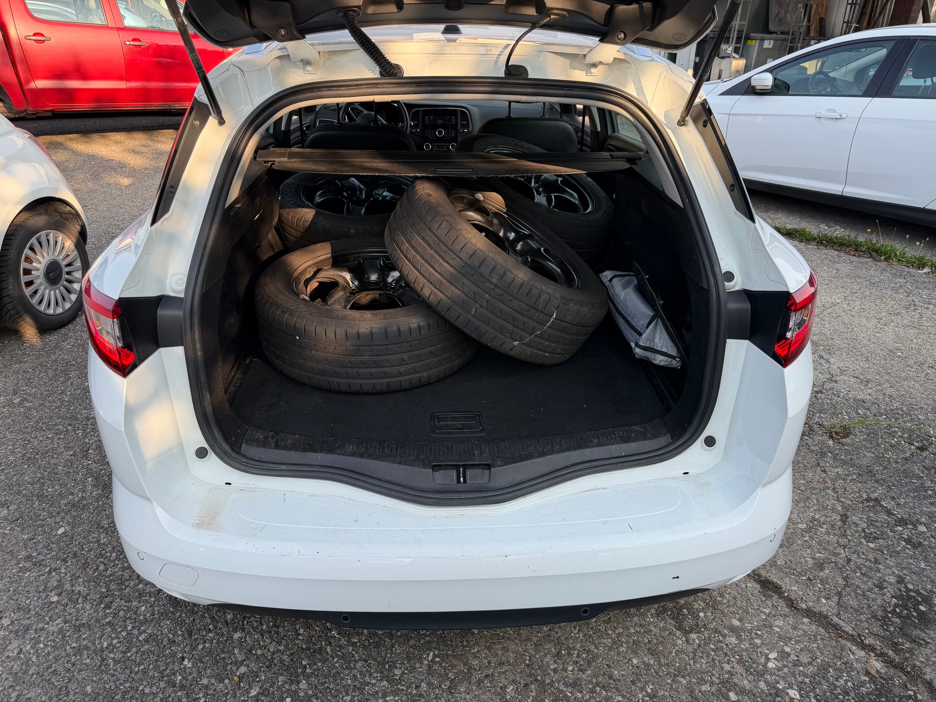 RENAULT Mégane Grandtour 1.5 dCi Business EDC-image-8