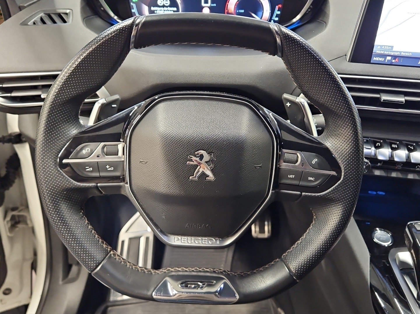 PEUGEOT 3008 2.0 BlueHDi 180 GT Line-image-12