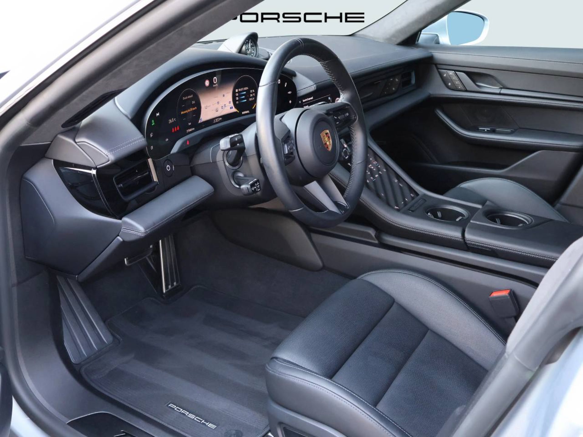 PORSCHE Taycan GTS Sport Turismo-image-3