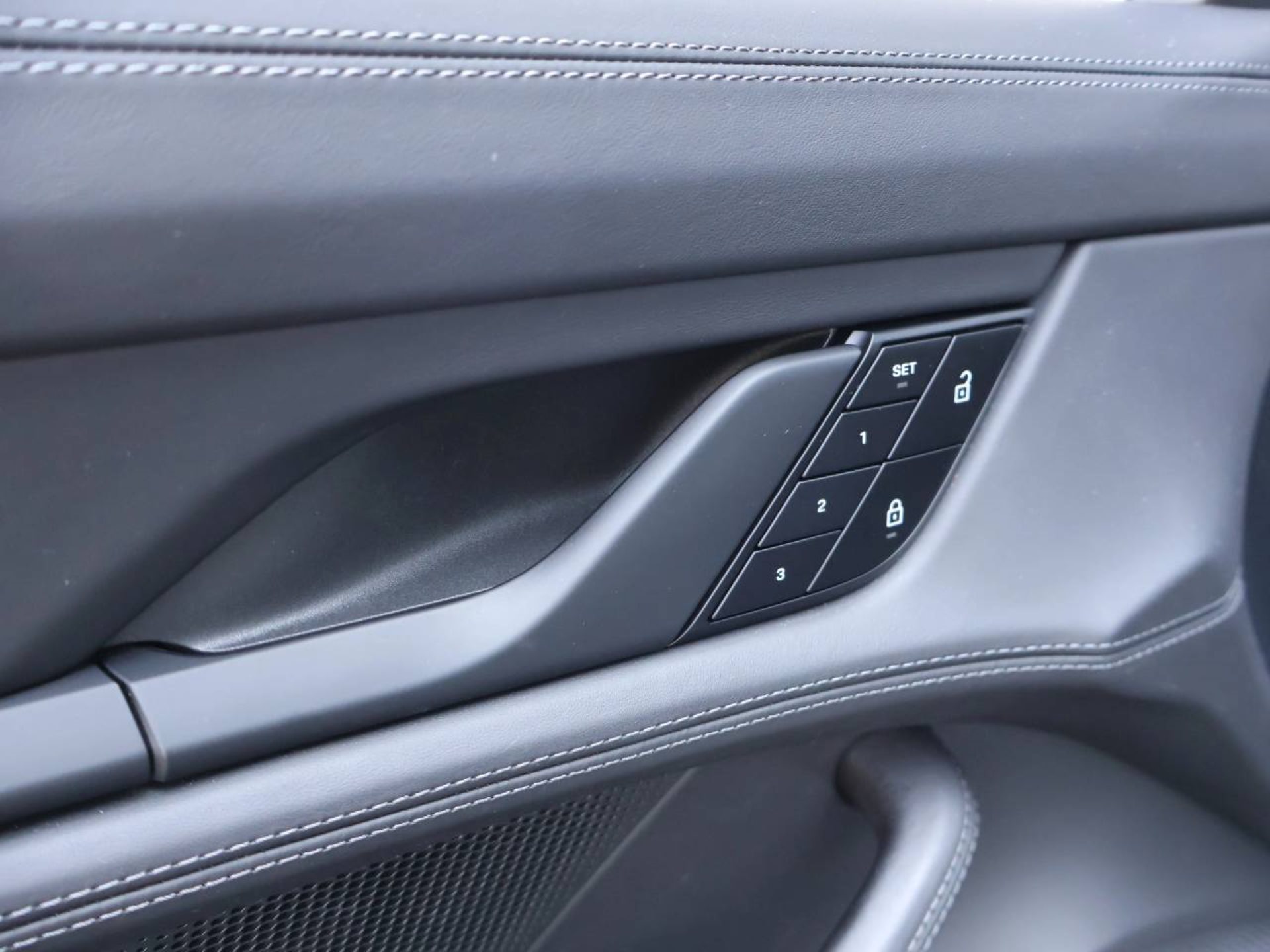 PORSCHE Taycan GTS Sport Turismo-image-31
