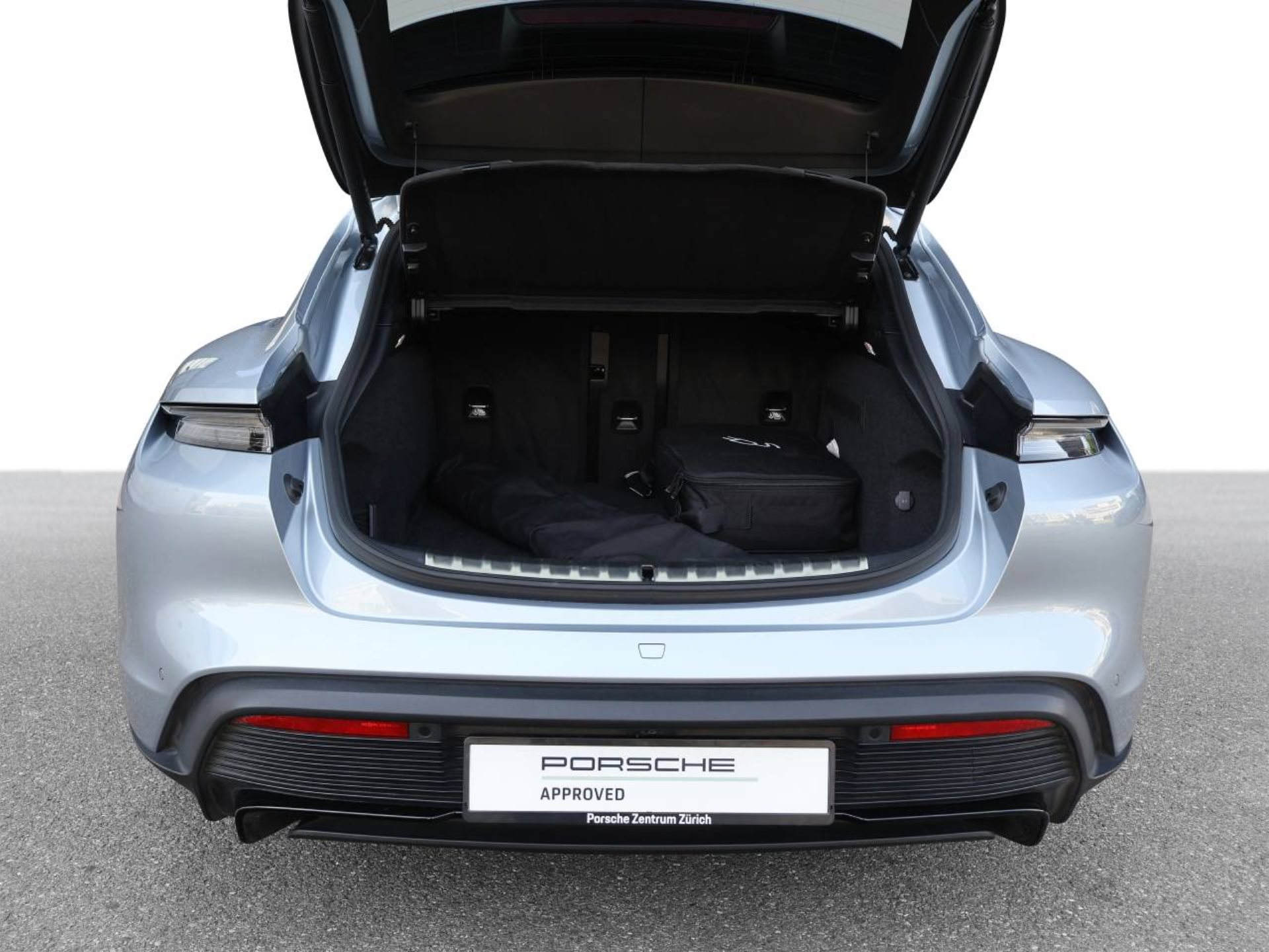 PORSCHE Taycan GTS Sport Turismo-image-20