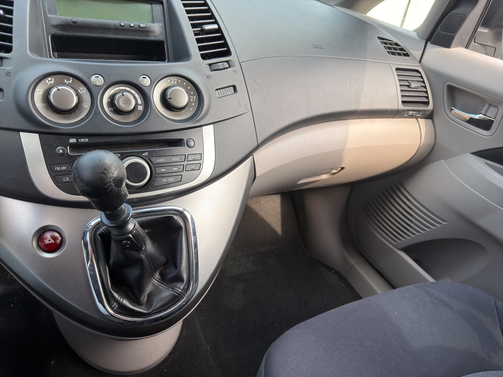 MITSUBISHI Grandis 2.0 16V DID Swiss Edition-image-7