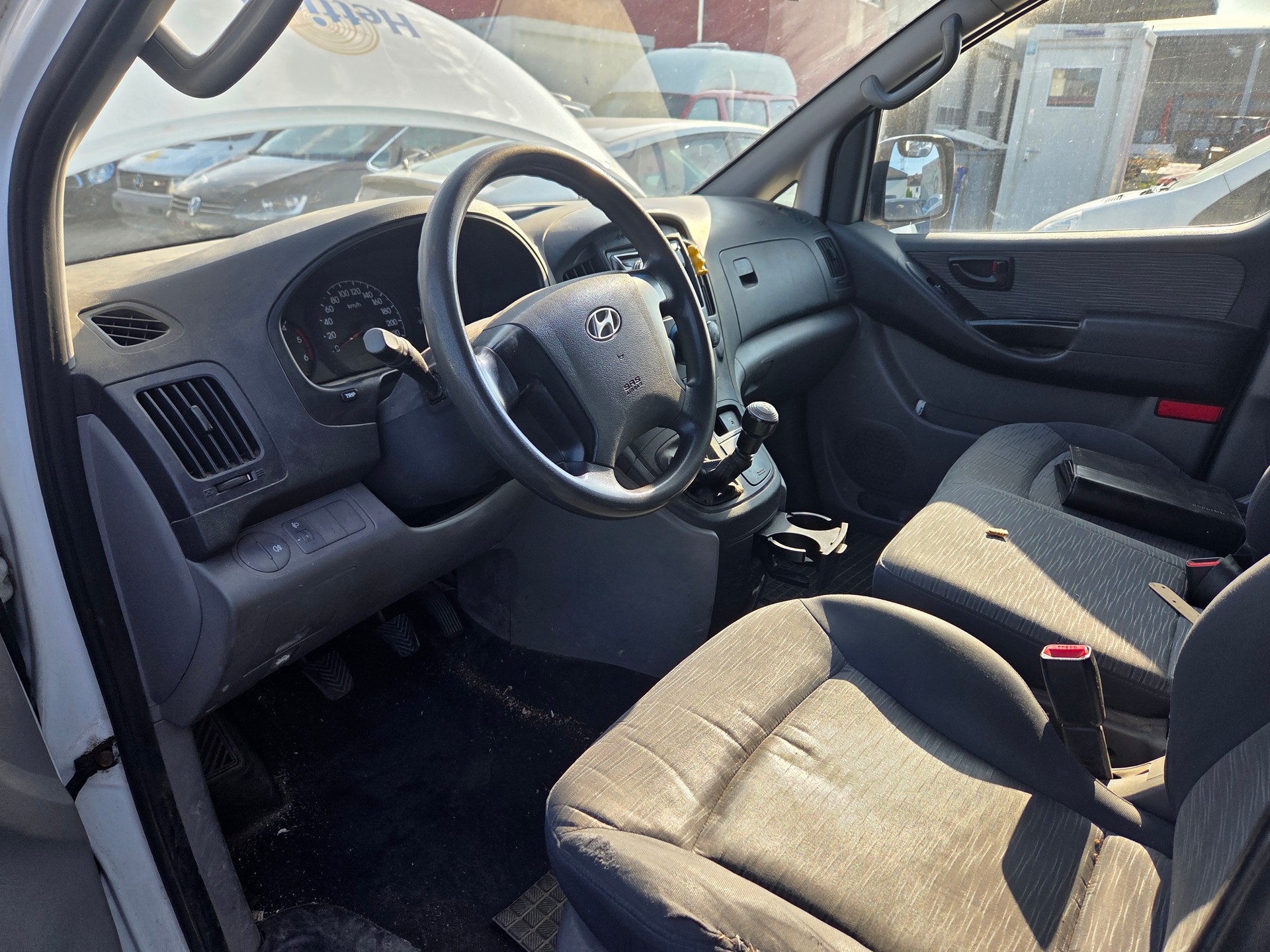 HYUNDAI H-1 Cargo 2.5 CRDi HP 5-Türen / Portes / Porte-image-6