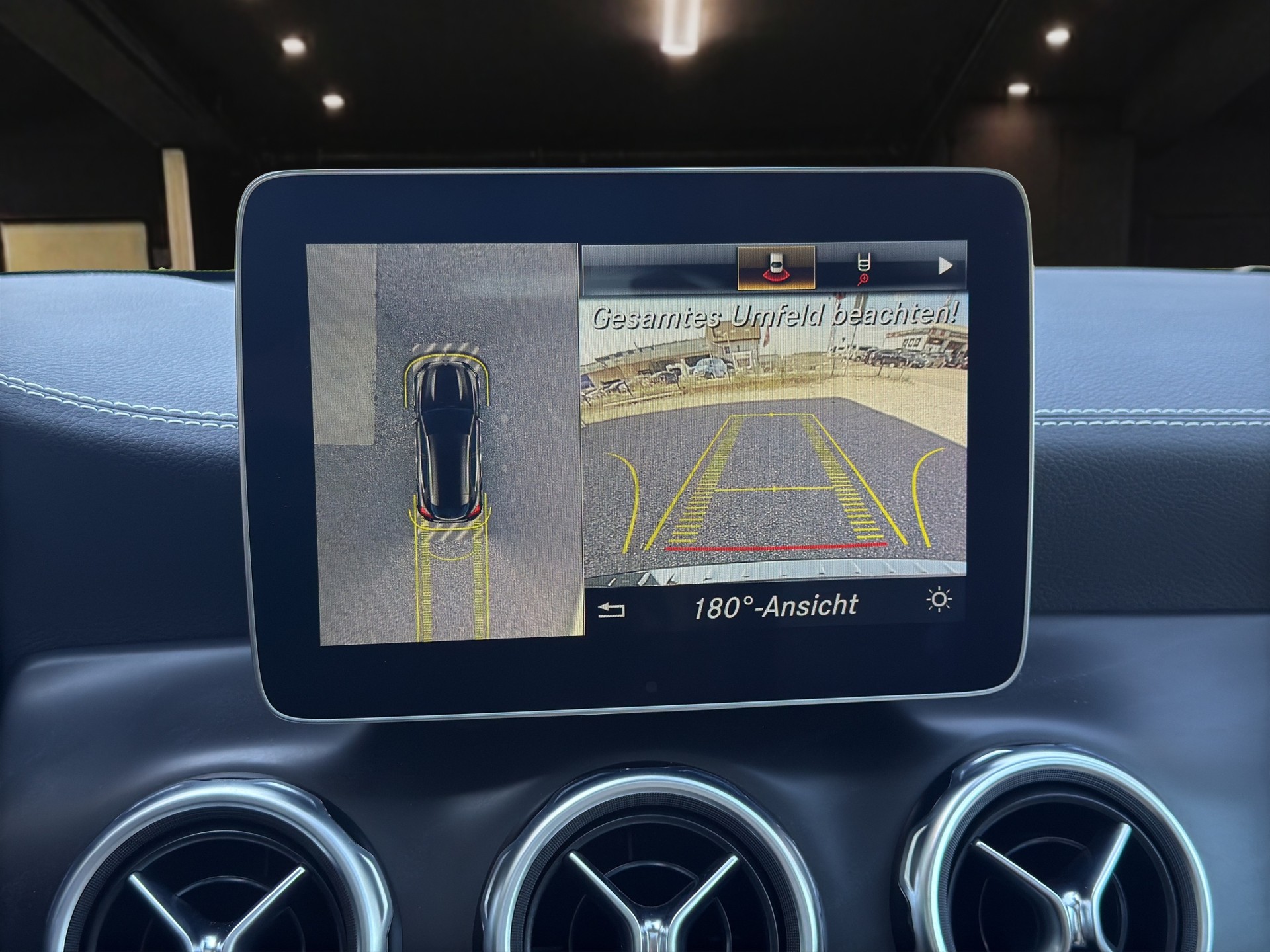 MERCEDES-BENZ GLA 250 Urban 4m-image-16