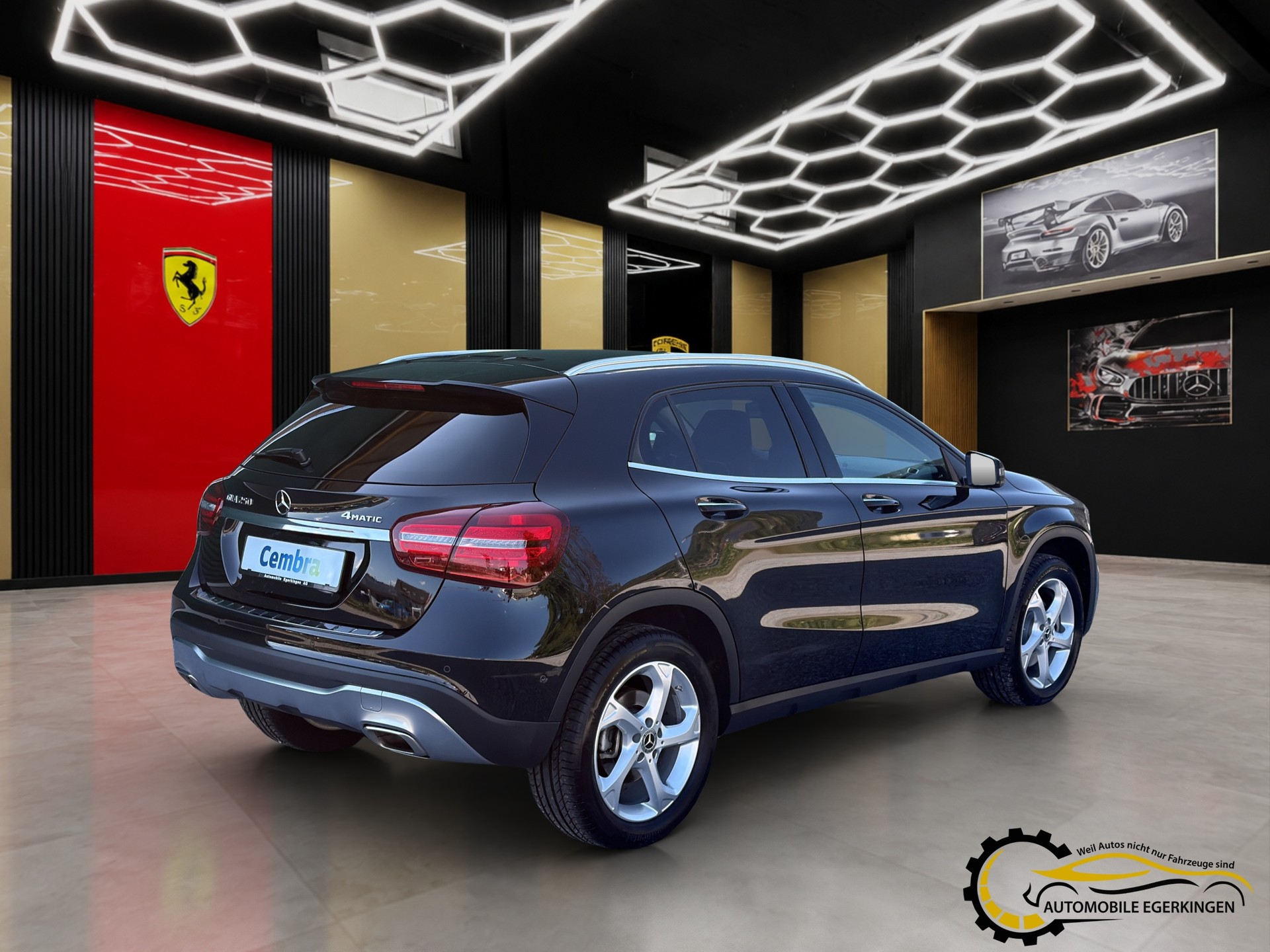 MERCEDES-BENZ GLA 250 Urban 4m-image-4