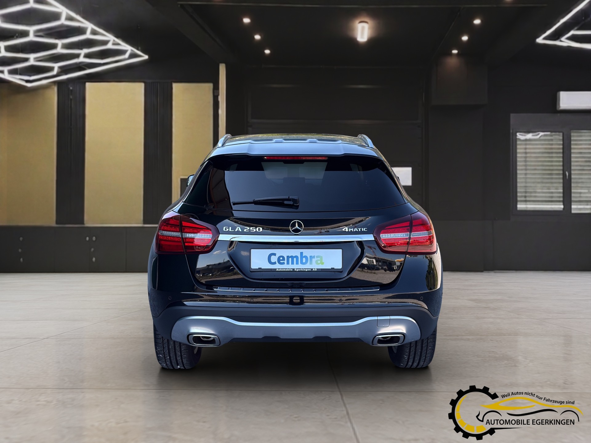 MERCEDES-BENZ GLA 250 Urban 4m-image-5