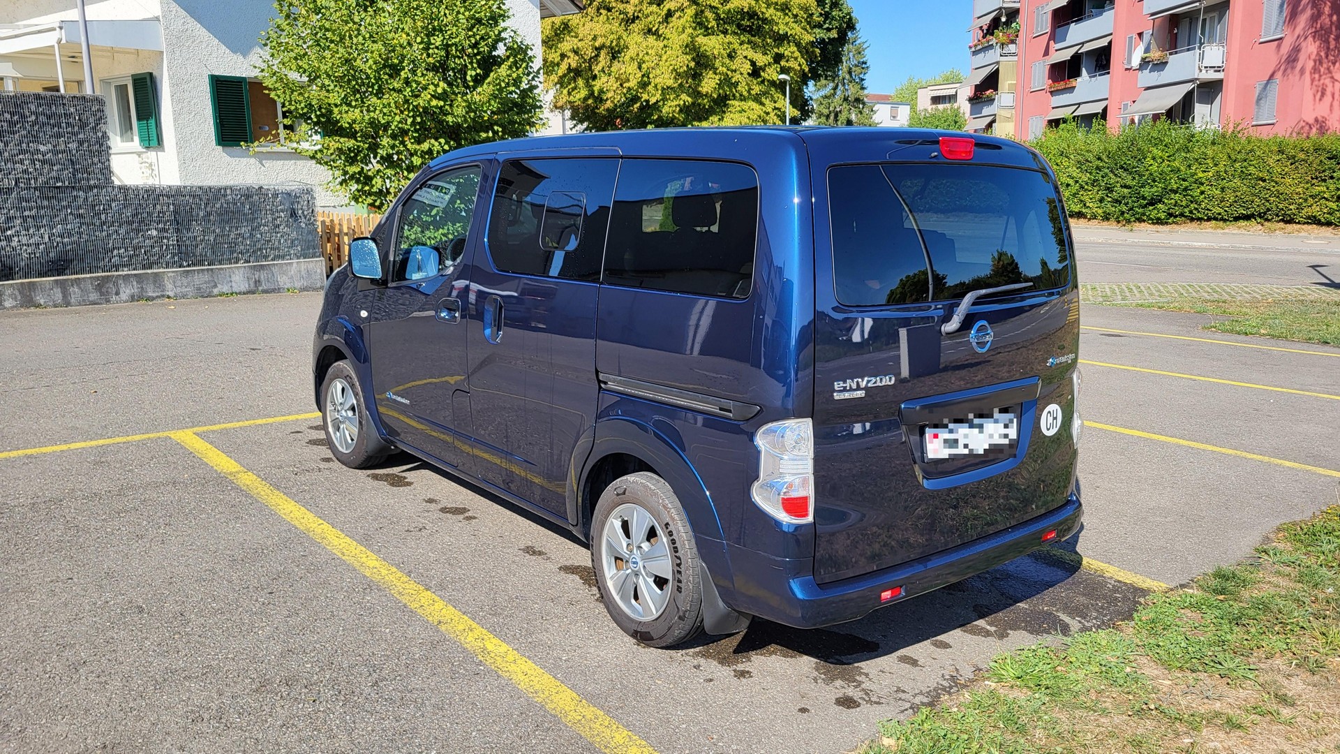 NISSAN e-NV200 Evalia 7 Plätze inkl. 40 kWh Batterie, ohne Miete, mit Garantie!-image-1
