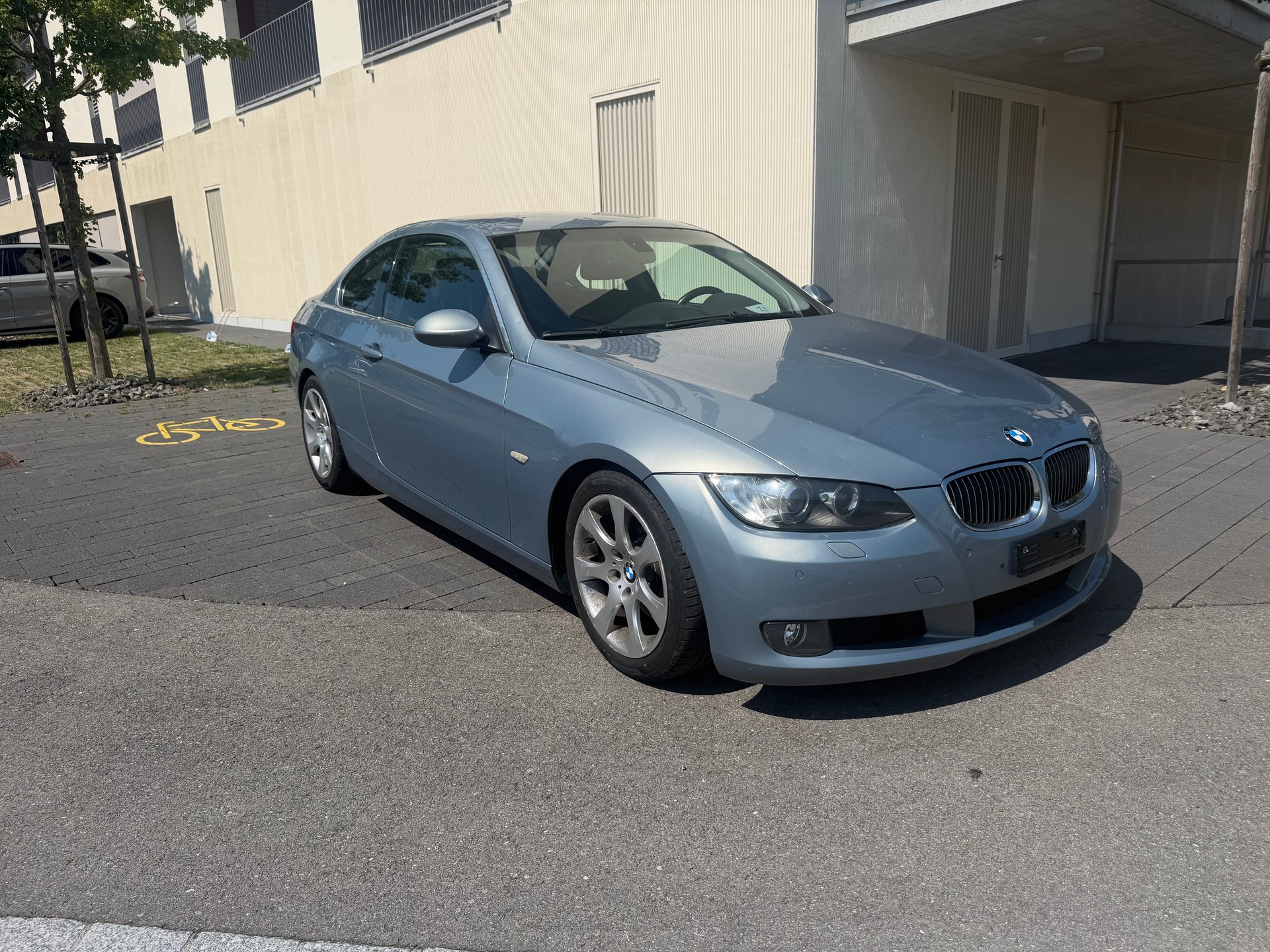 BMW 330i xDrive Coupé-image-0