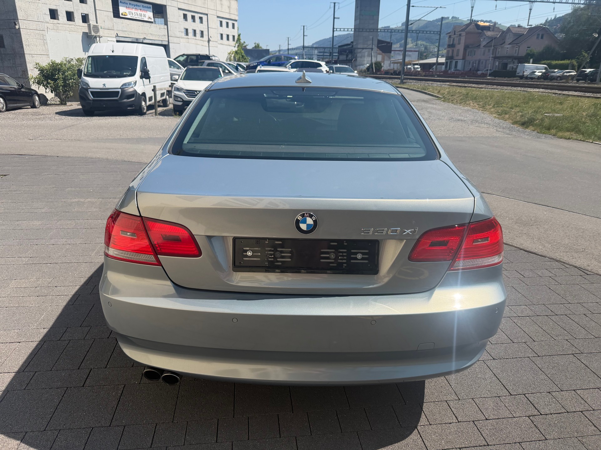 BMW 330i xDrive Coupé-image-4