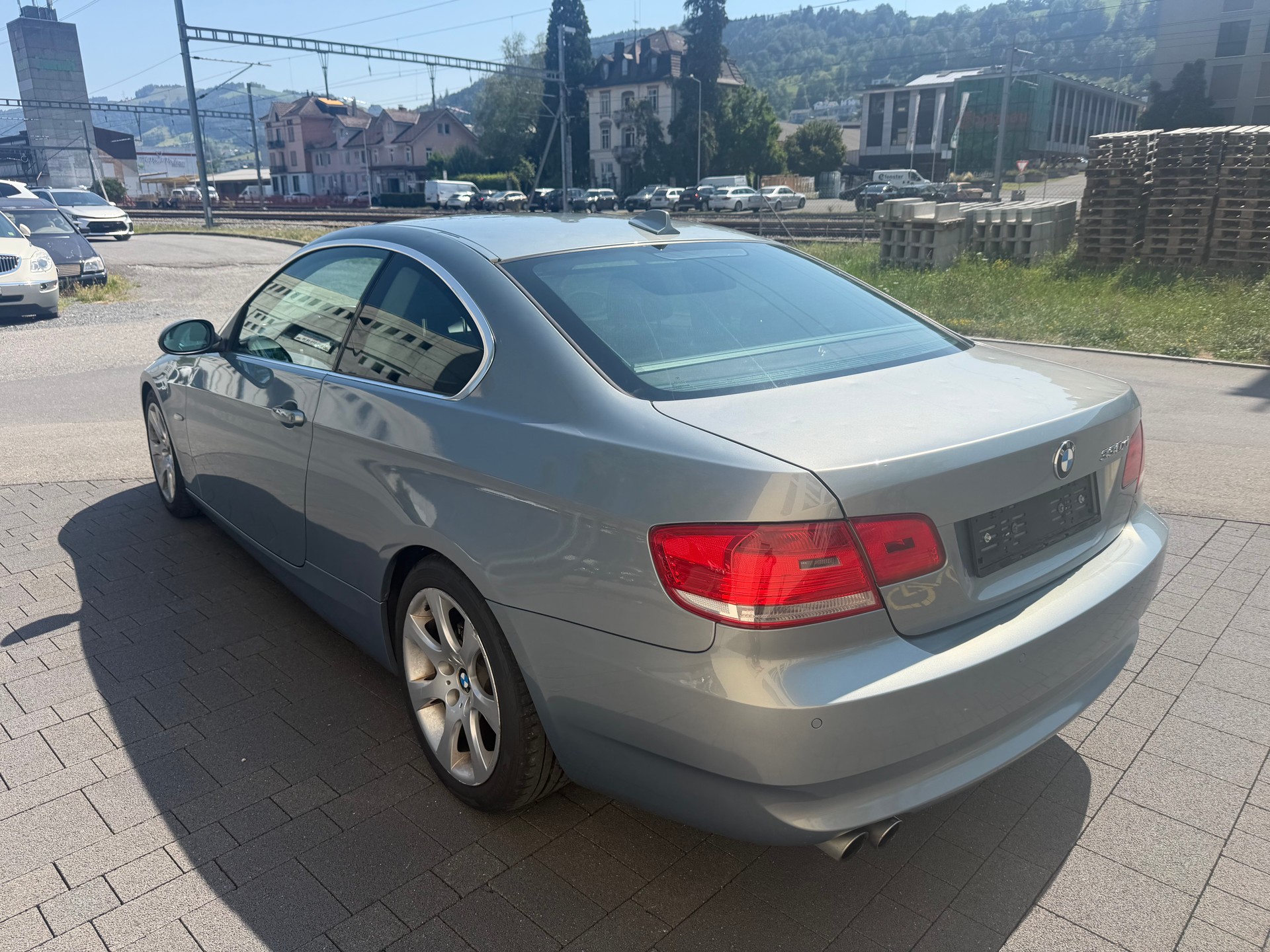 BMW 330i xDrive Coupé-image-5
