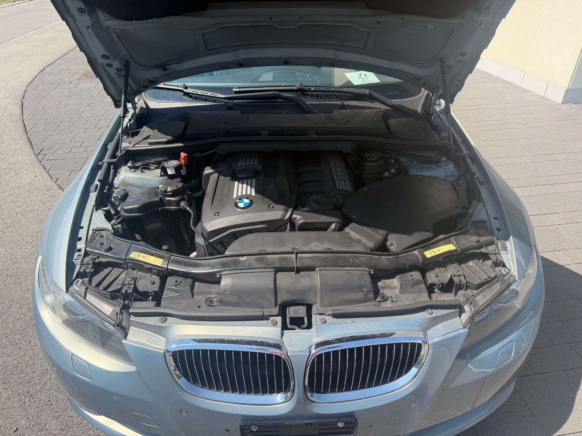 BMW 330i xDrive Coupé-image-10