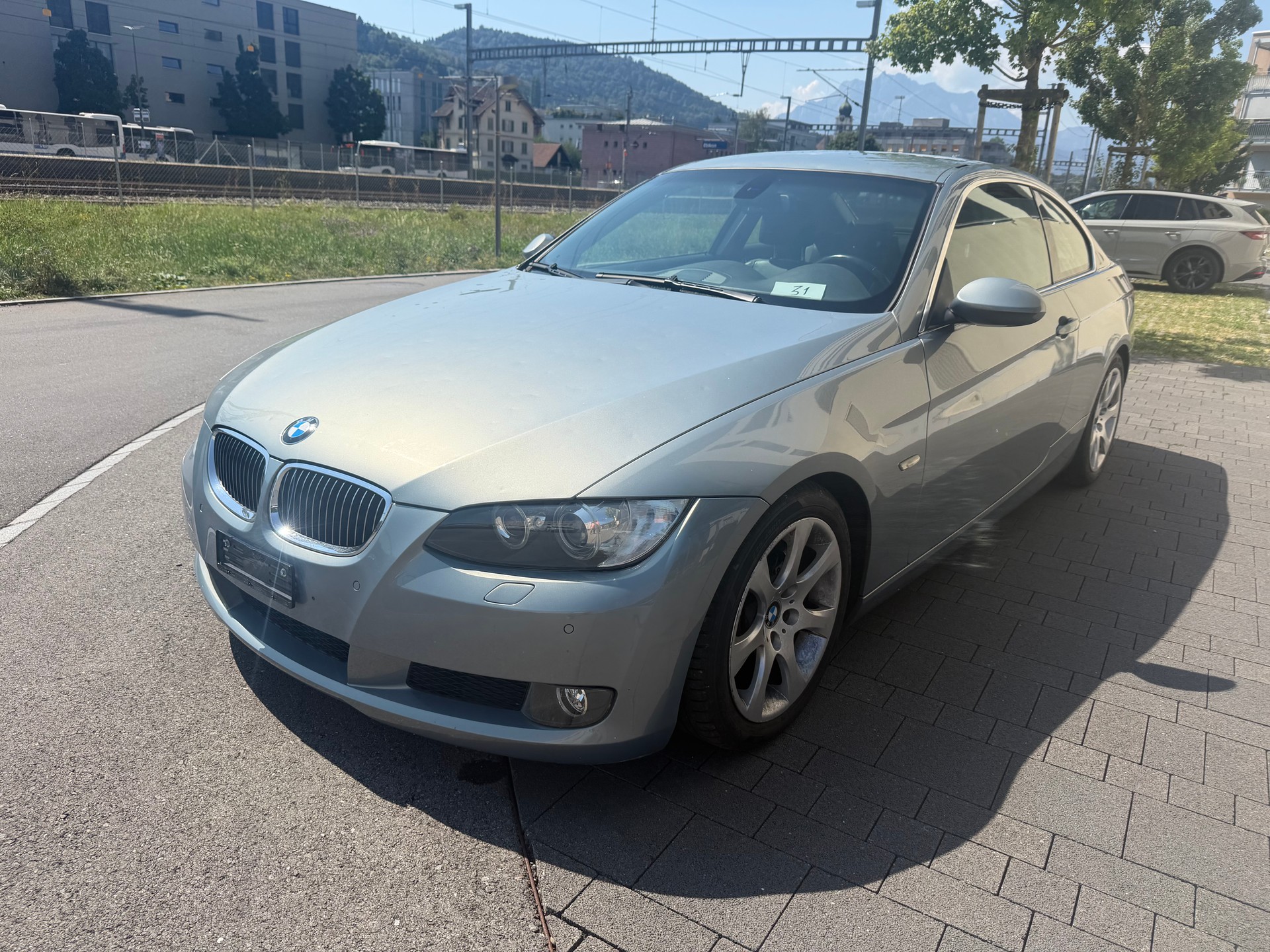BMW 330i xDrive Coupé-image-2