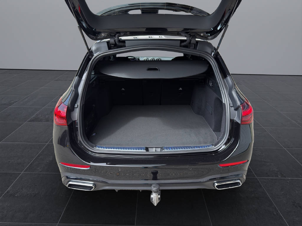 MERCEDES-BENZ C 220 d Swiss Star AMG Line 4matic Kombi-image-16