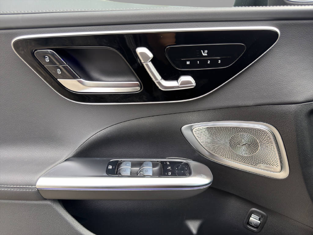 MERCEDES-BENZ C 220 d Swiss Star AMG Line 4matic Kombi-image-12