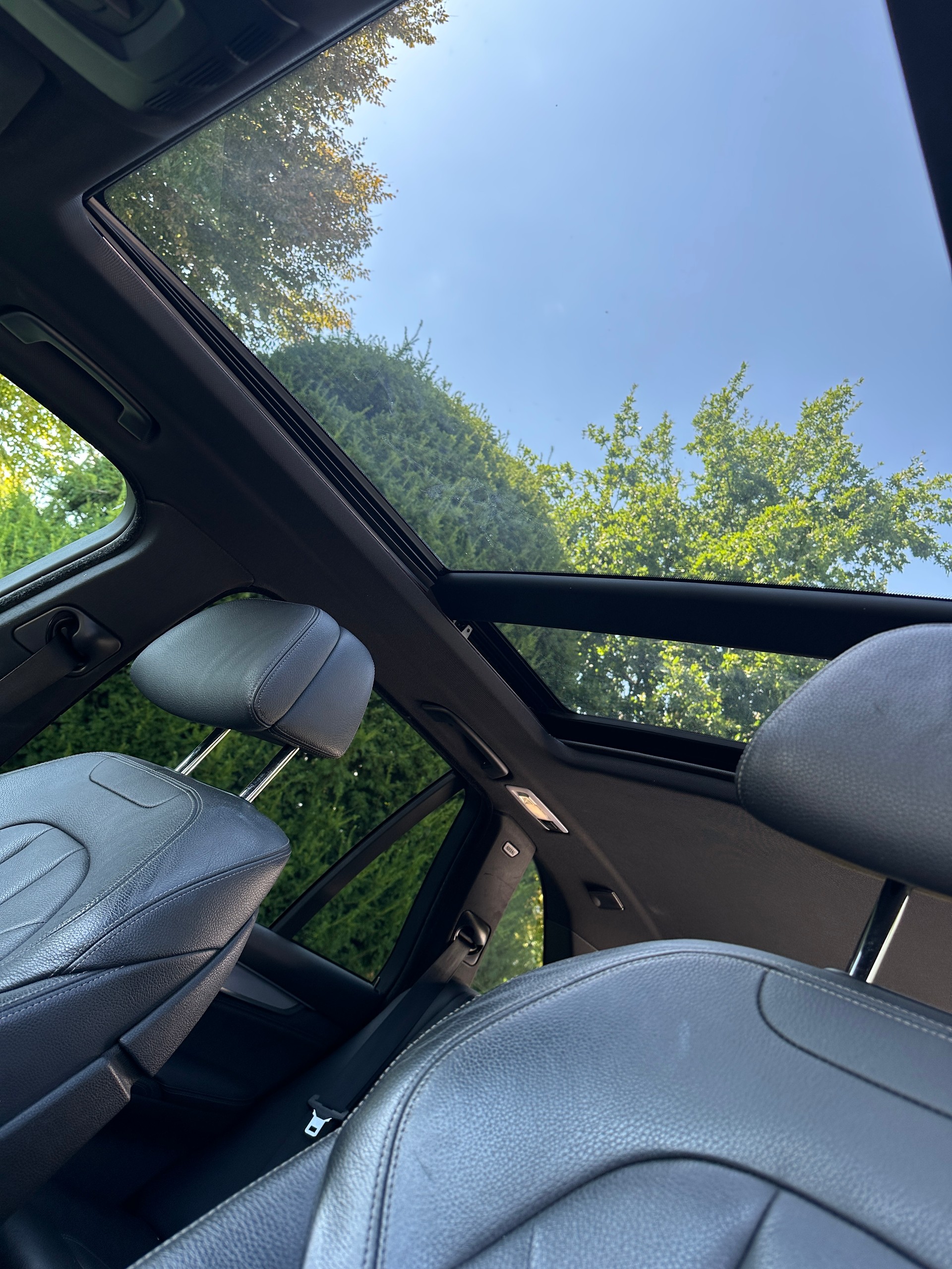BMW 40e xDrive paddles-image-1