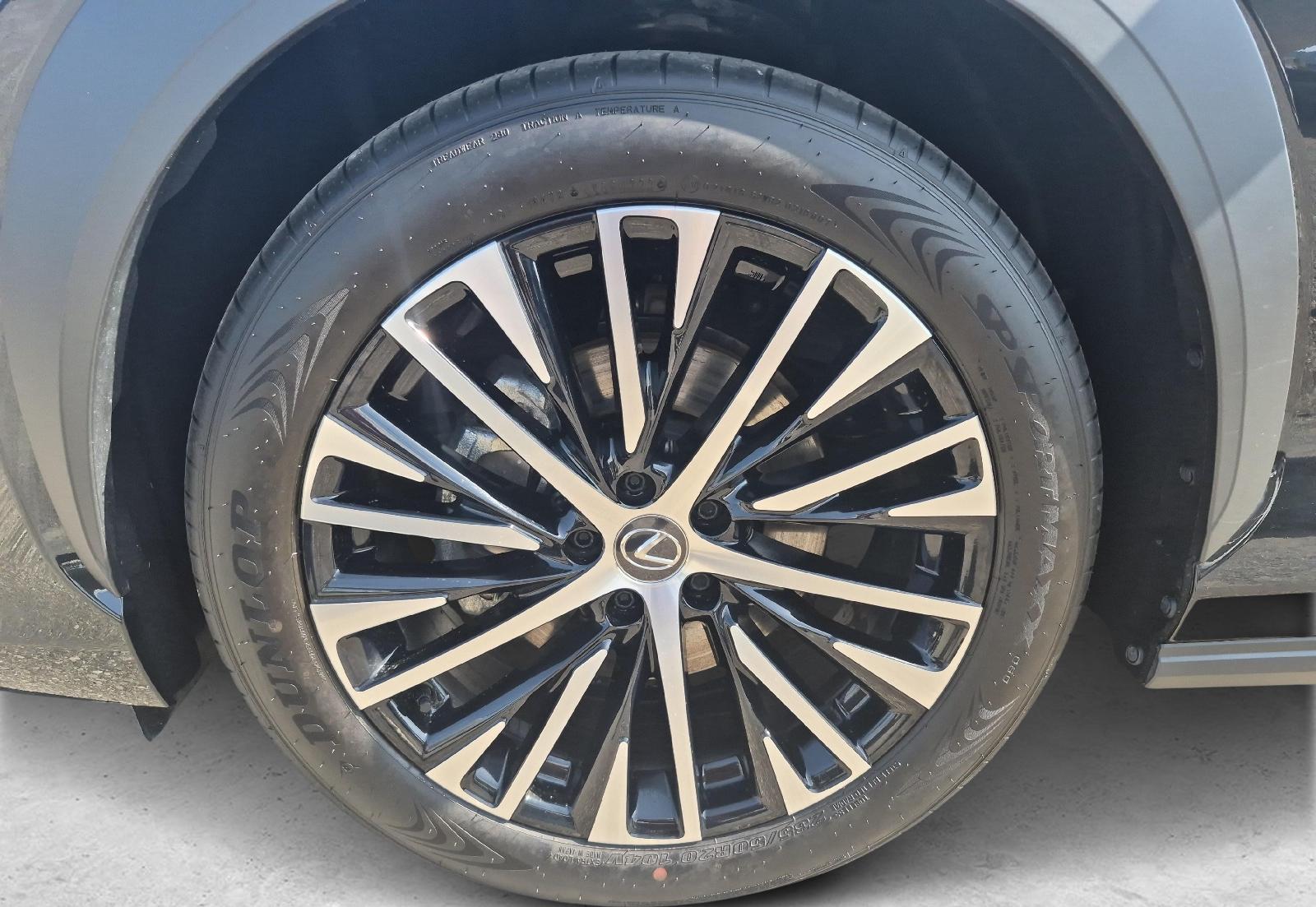 LEXUS RZ 450e Comfort-image-19